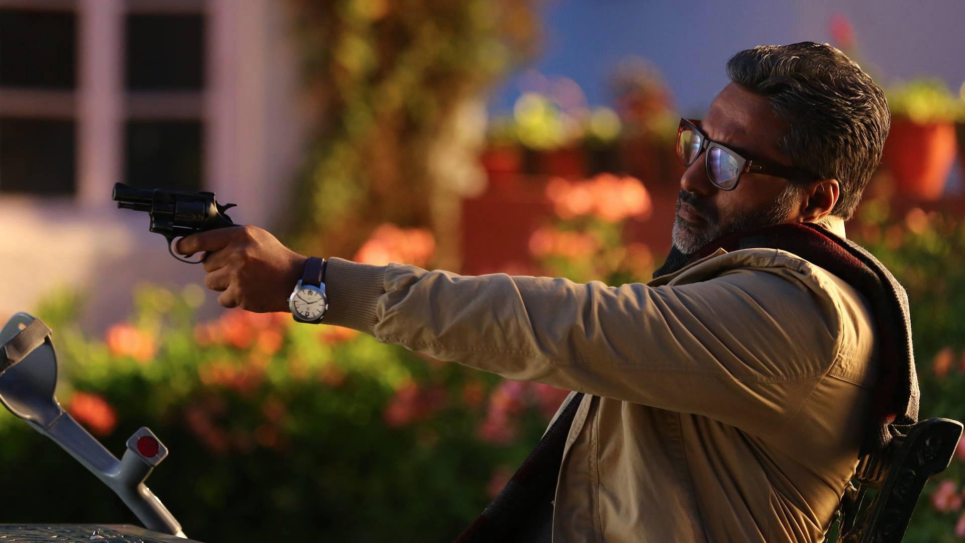 Dhuruvangal Pathinaaru 2016 movie scene