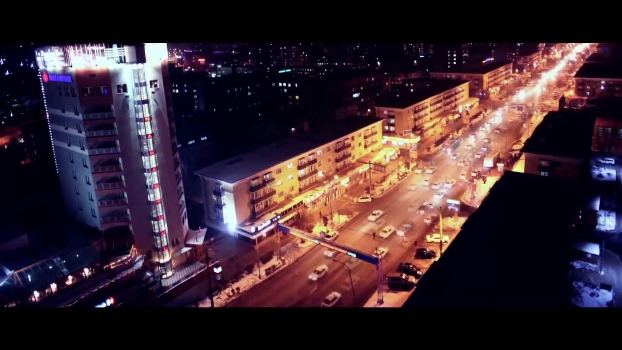 Moon in love with World 2012 movie scene