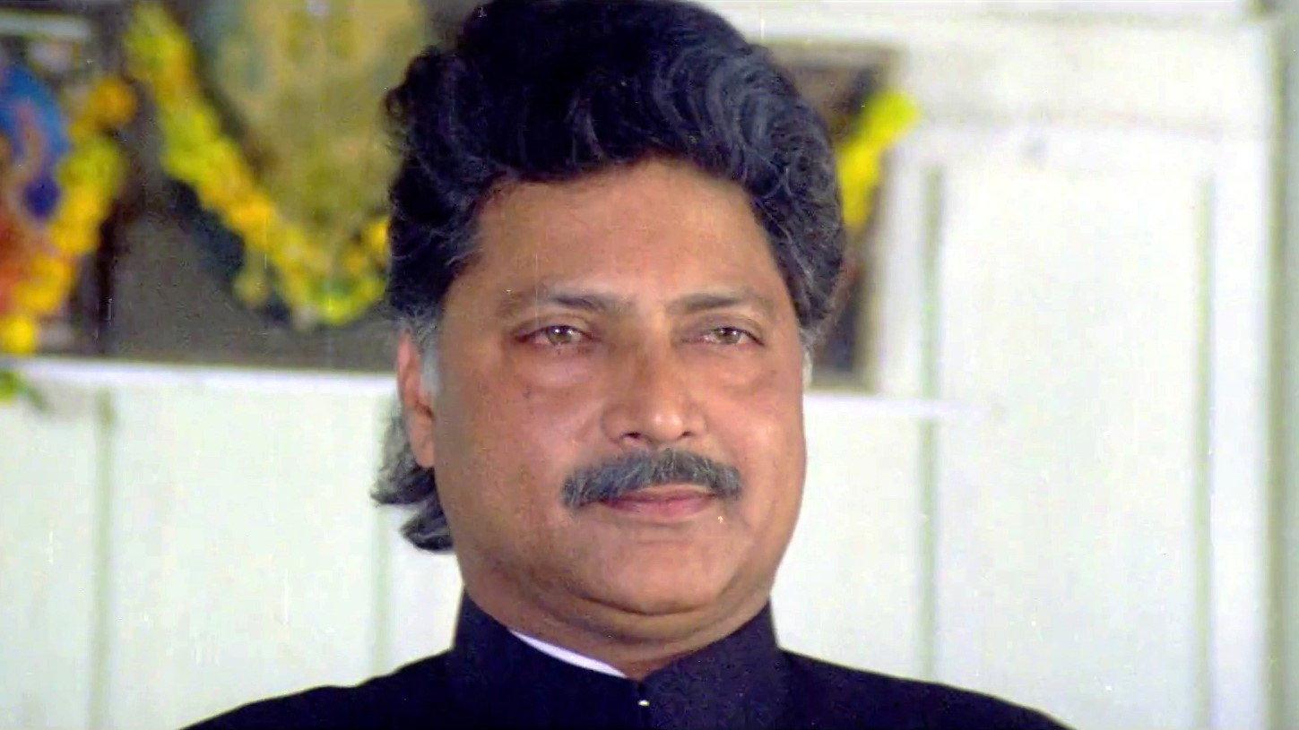 Ghar Jamai 1992 movie scene