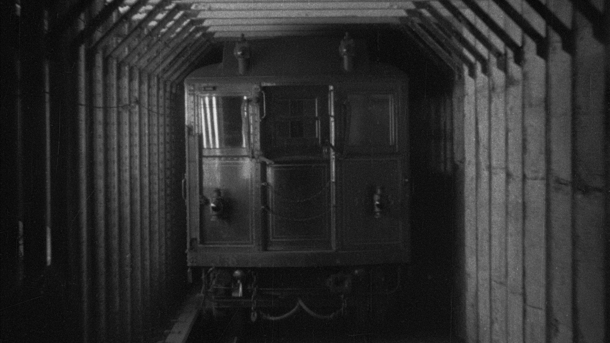 New York Subway 1905 movie scene