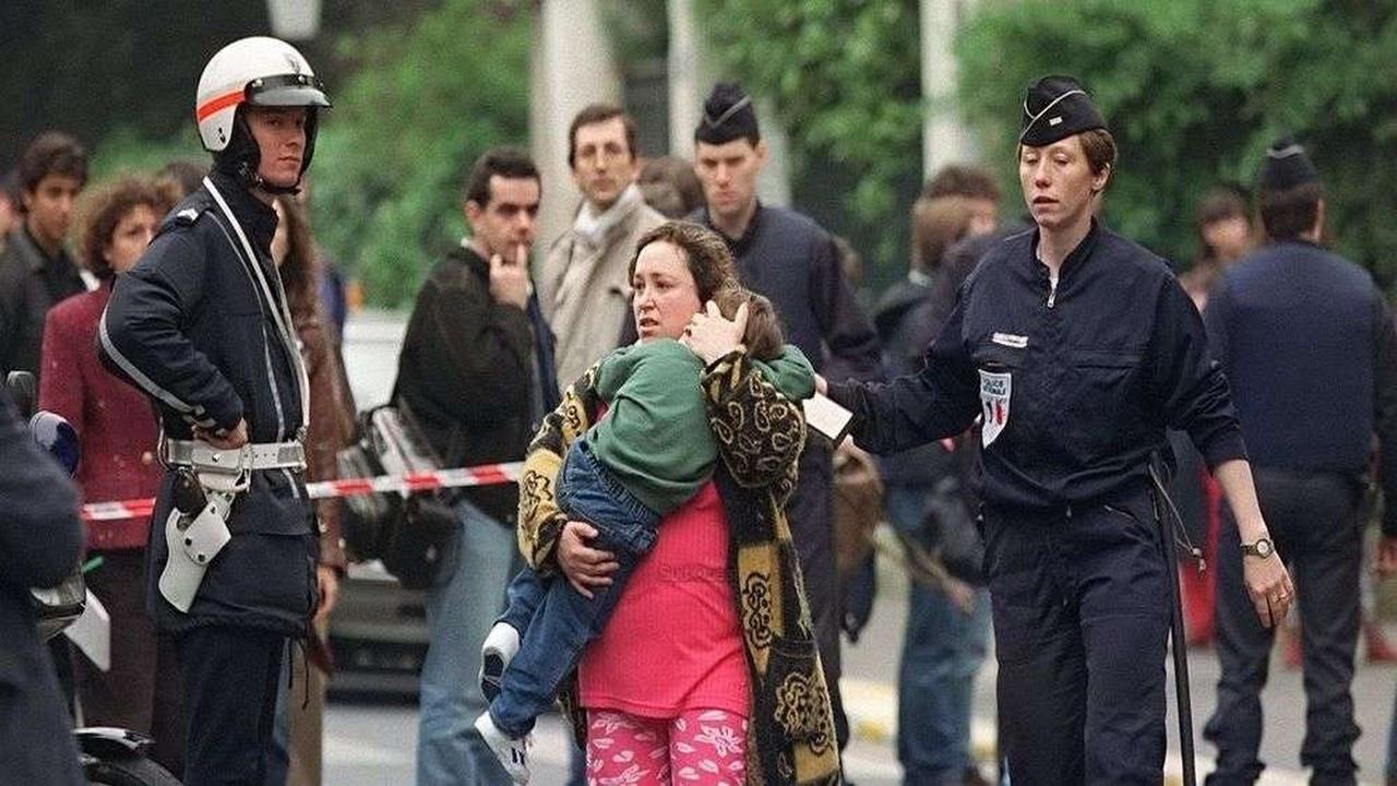 H.B. Human Bomb - Maternelle en otage 2007 movie scene