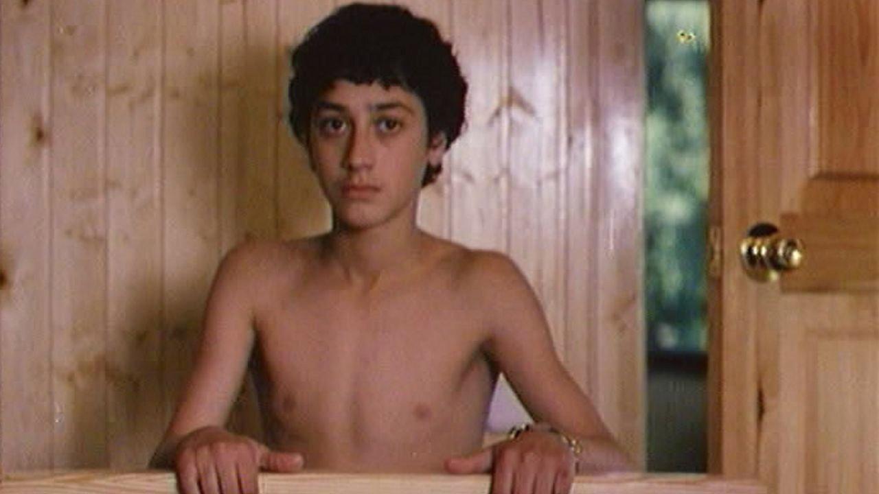 Playing in Bracelets 1998 movie scene