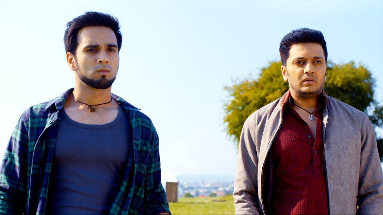 Bangistan 2015 movie scene