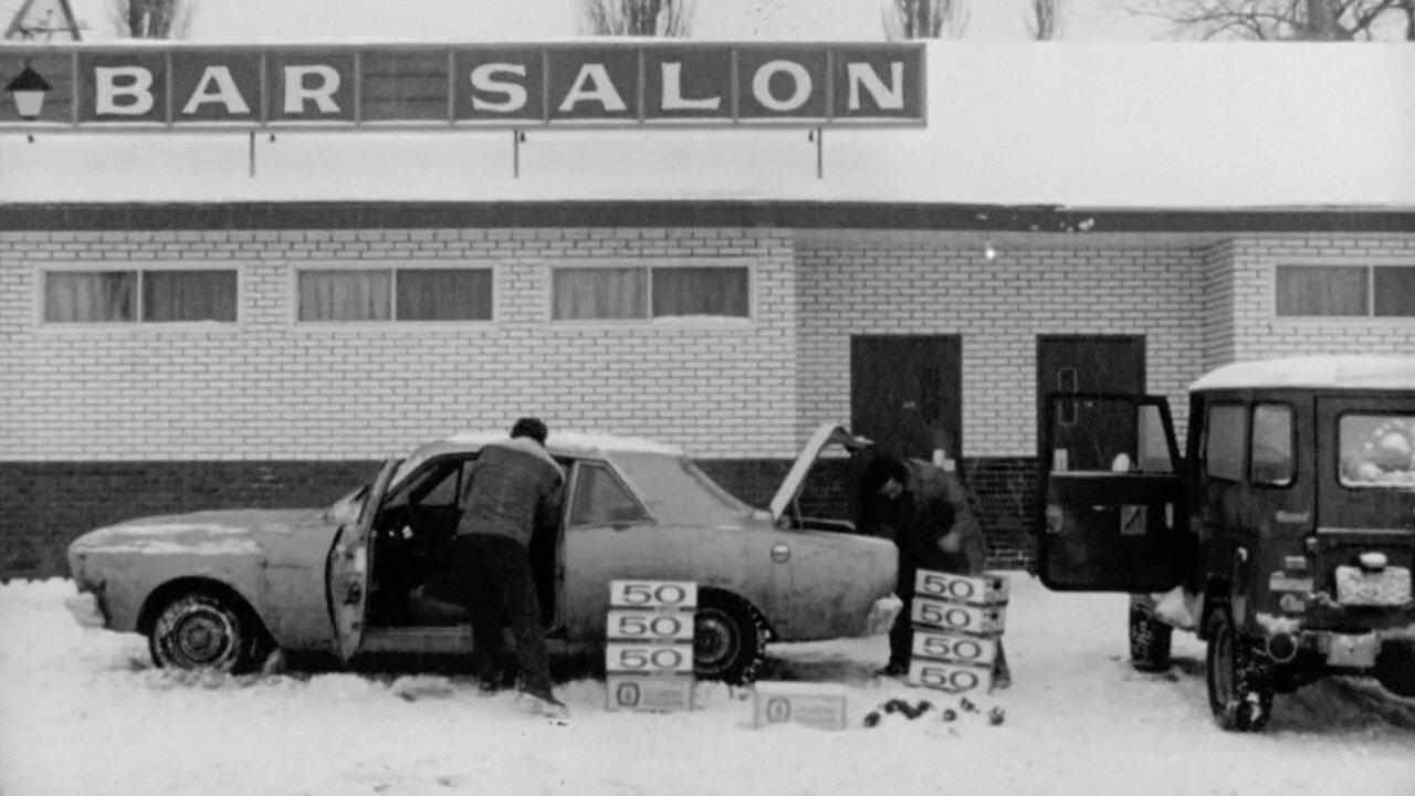 Bar Salon 1974 movie scene
