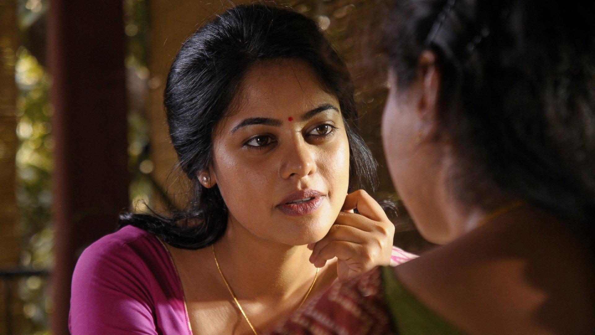 Tamizhuku En Ondrai Azhuthavum 2015 movie scene