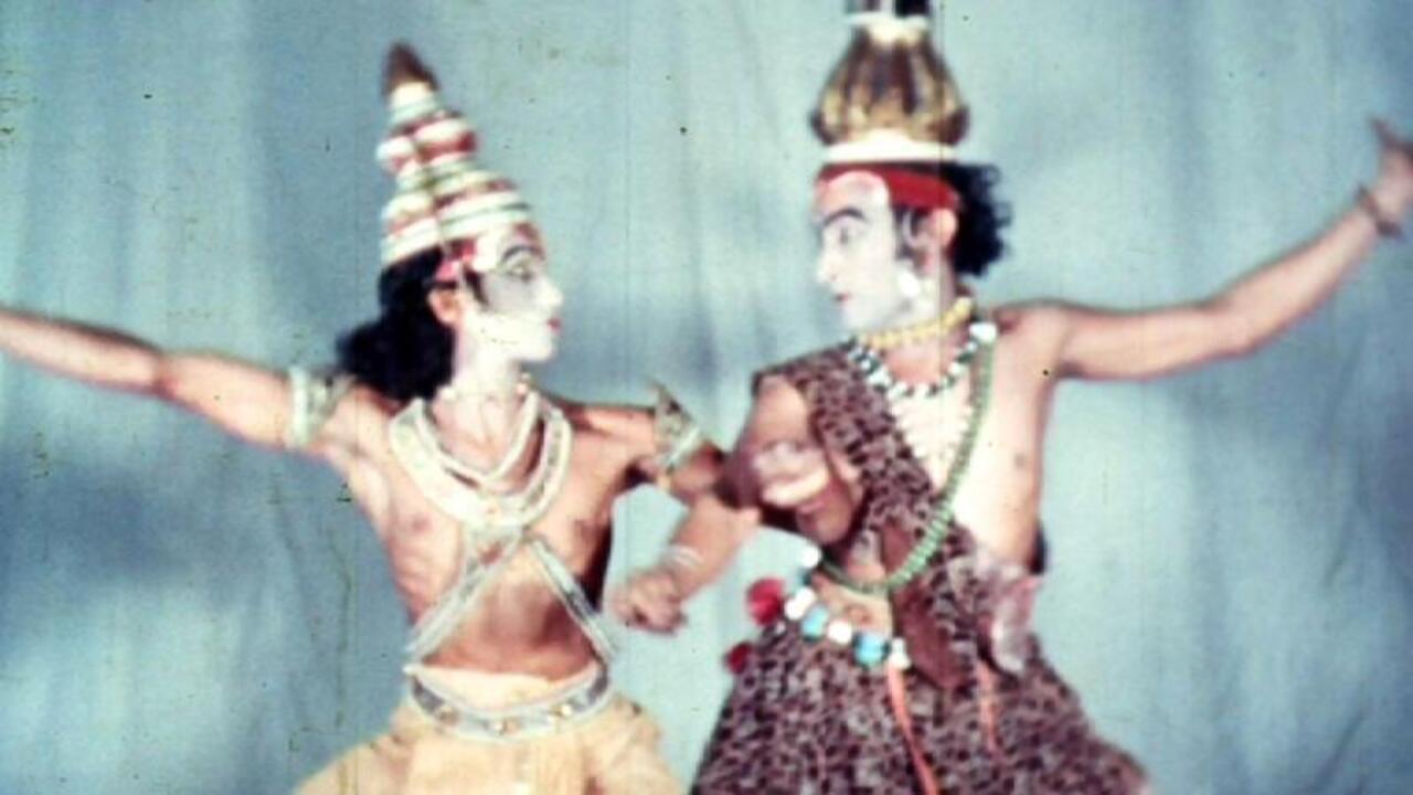 Dancers at Trivandrum Gopinath 1946 movie scene