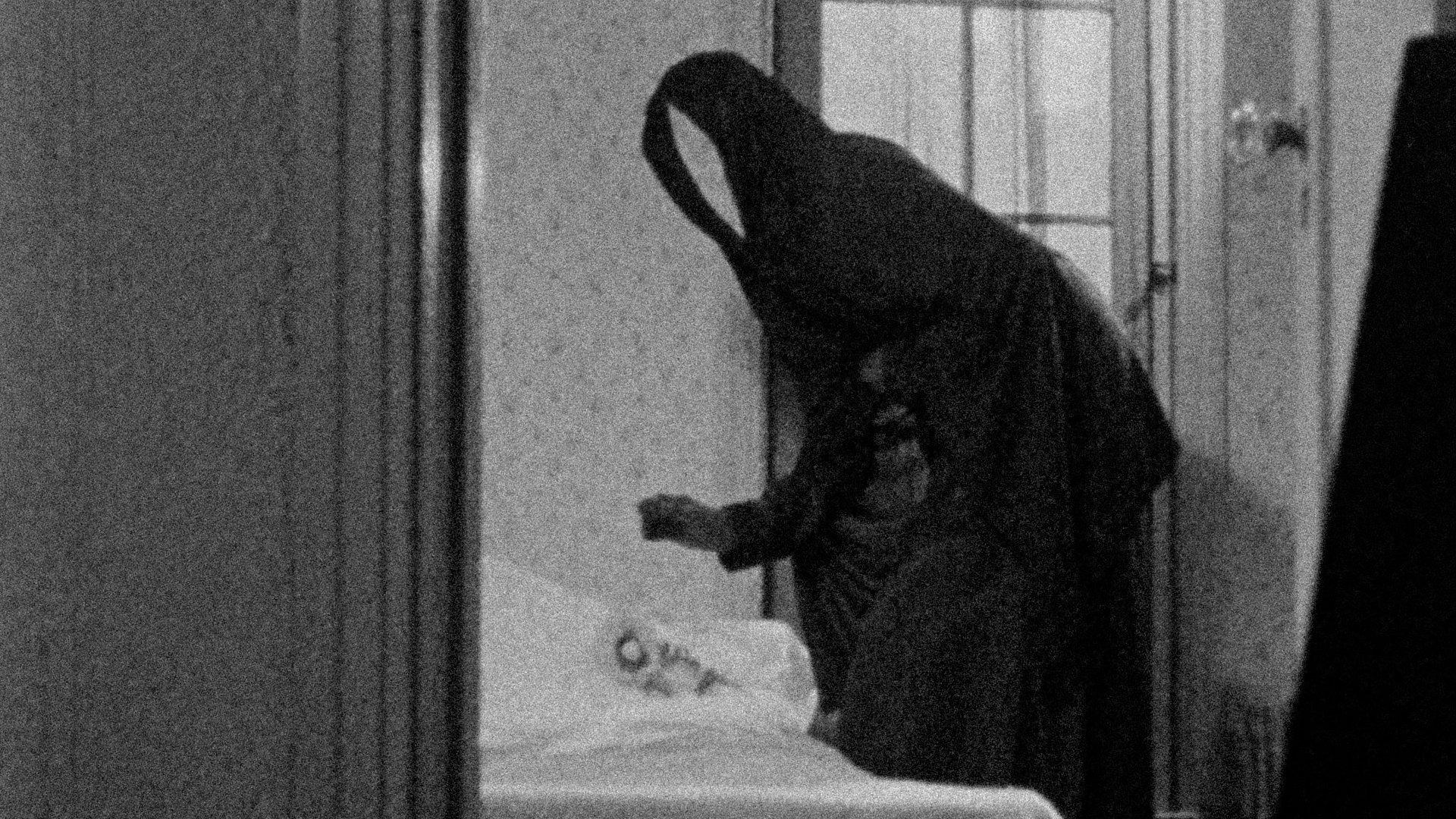 Meshes of the Afternoon 1943 movie scene