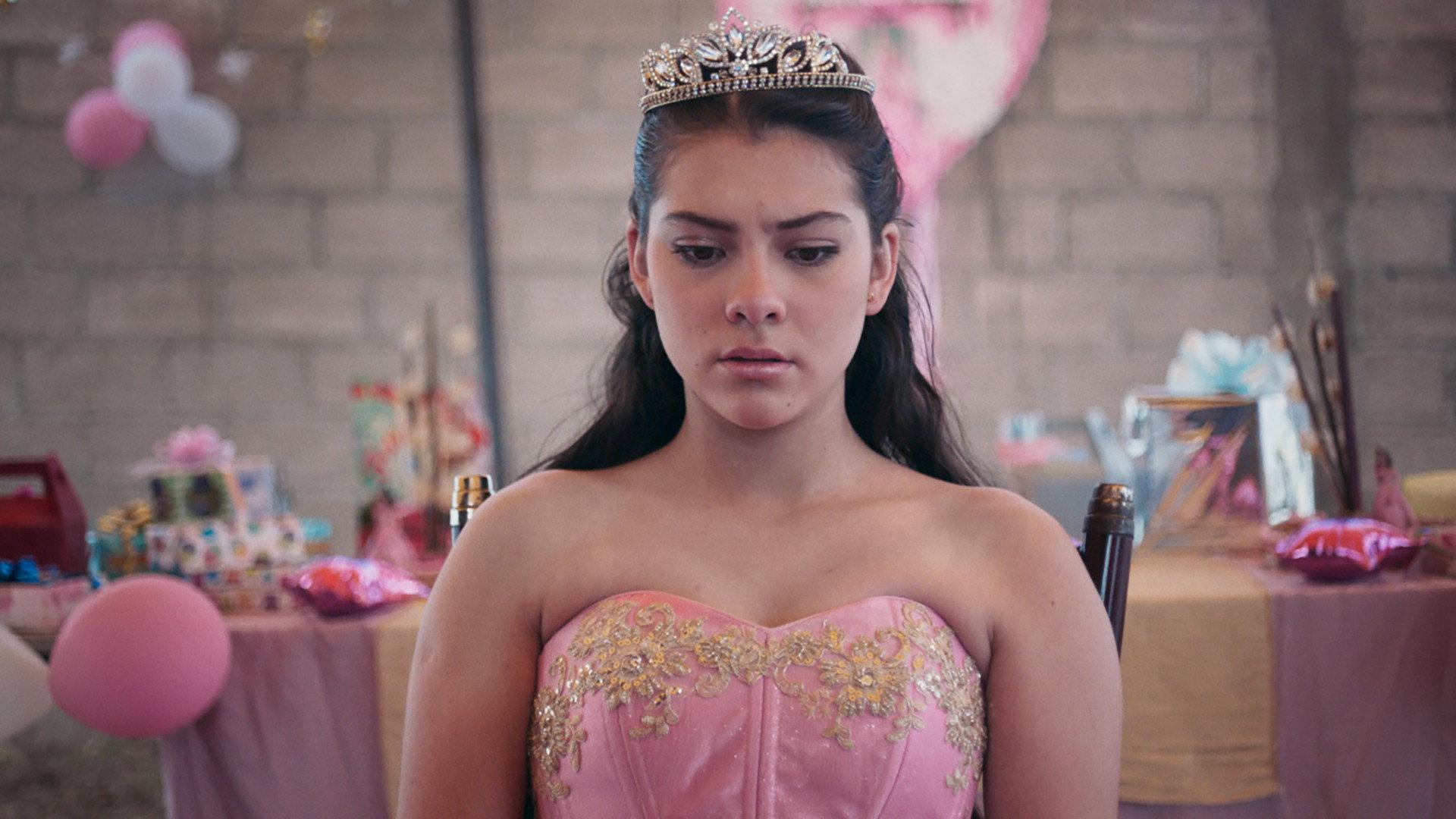 Reina 2020 movie scene