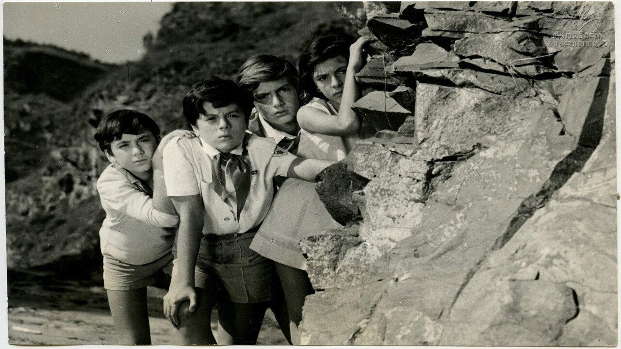 Seekers of the sunken city 1974 movie scene