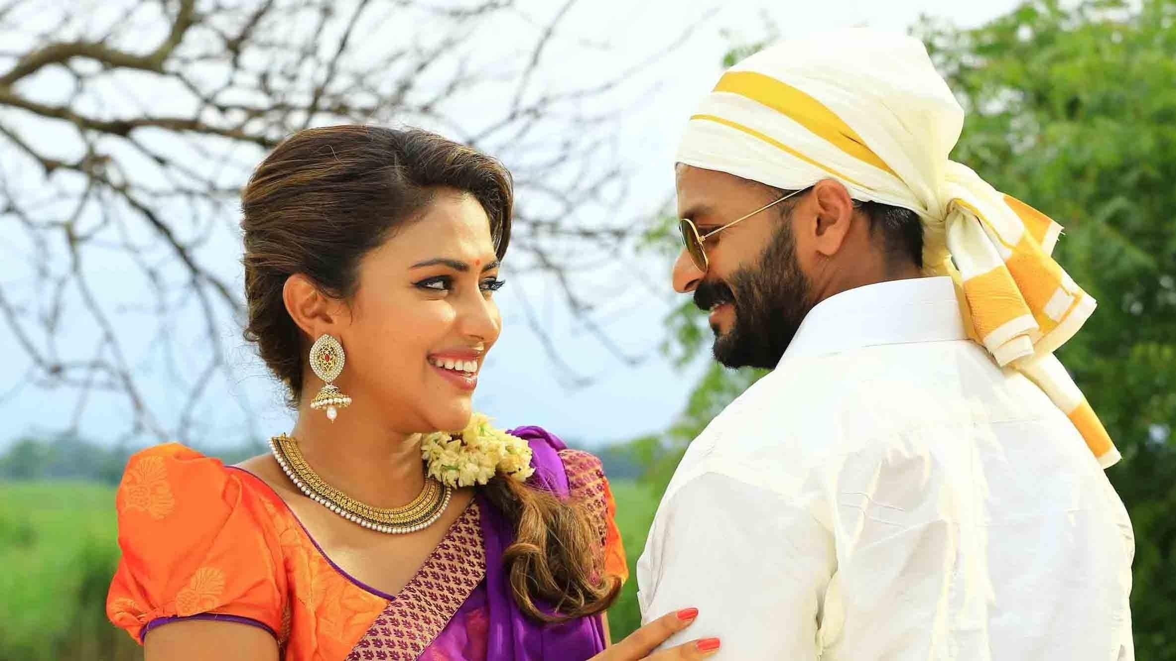 Shajahanum Pareekuttiyum 2016 movie scene