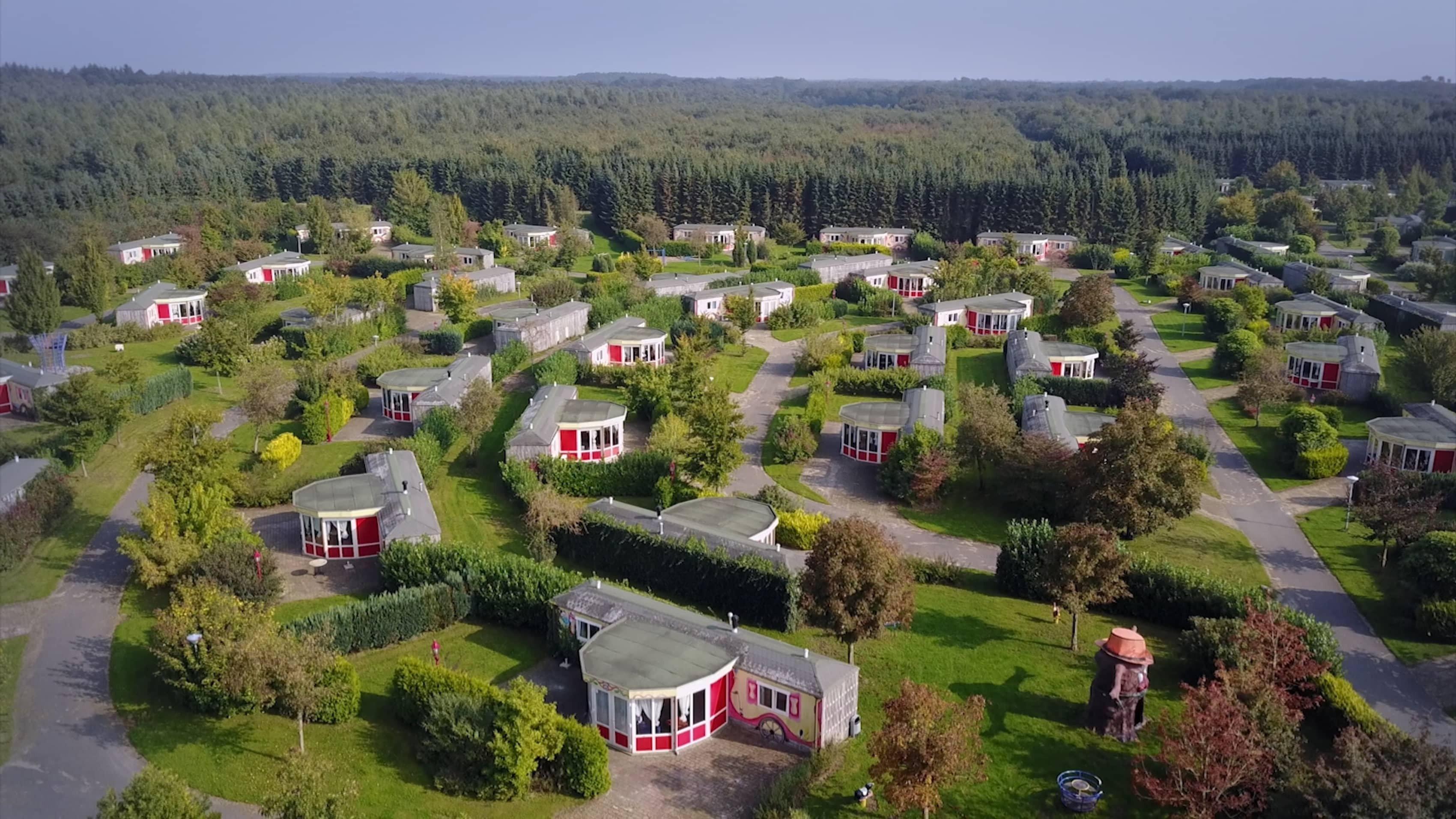 Oranje - This Great a Small Village Can Be 2020 movie scene