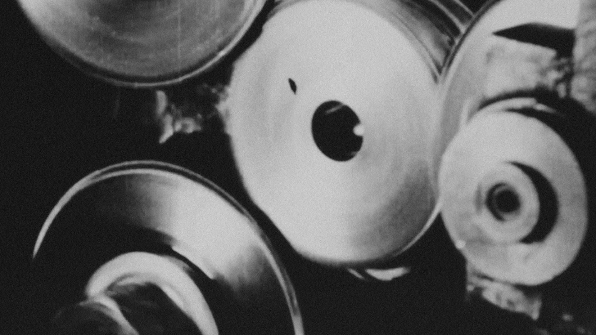 Un giorno all'Olivetti 1946 movie scene