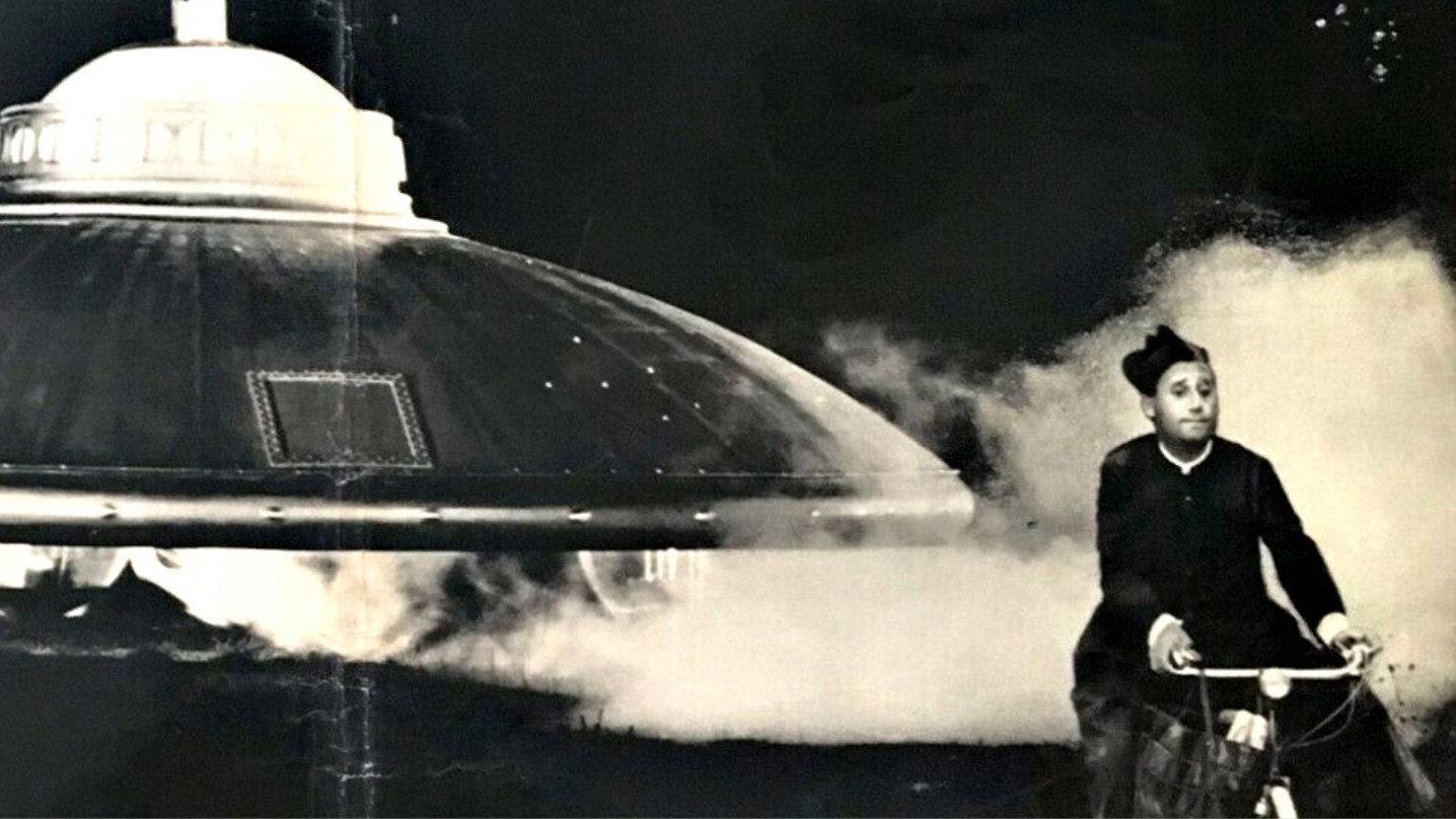 The Flying Saucer 1964 movie scene