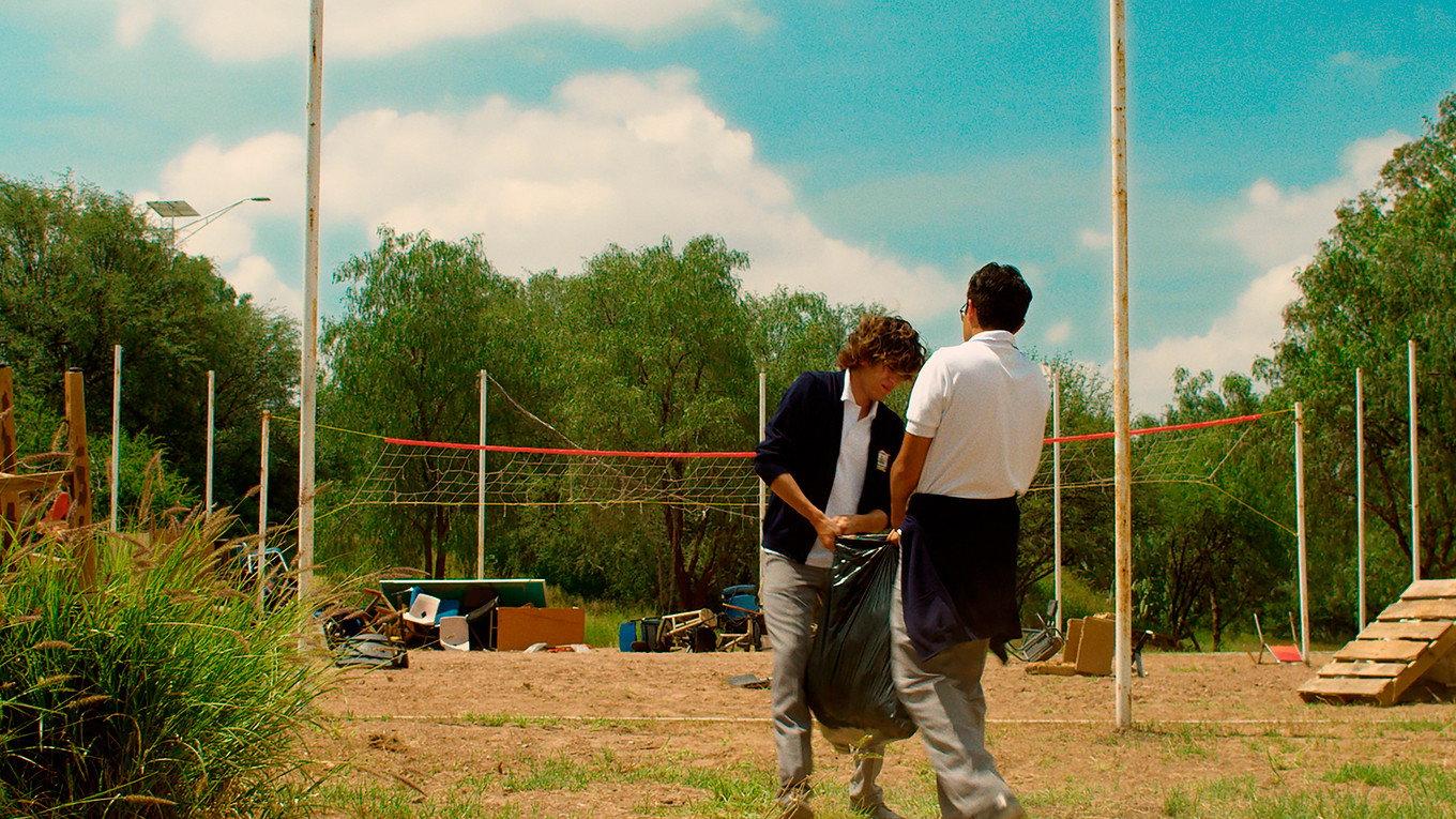Tarde de Perros 2022 movie scene