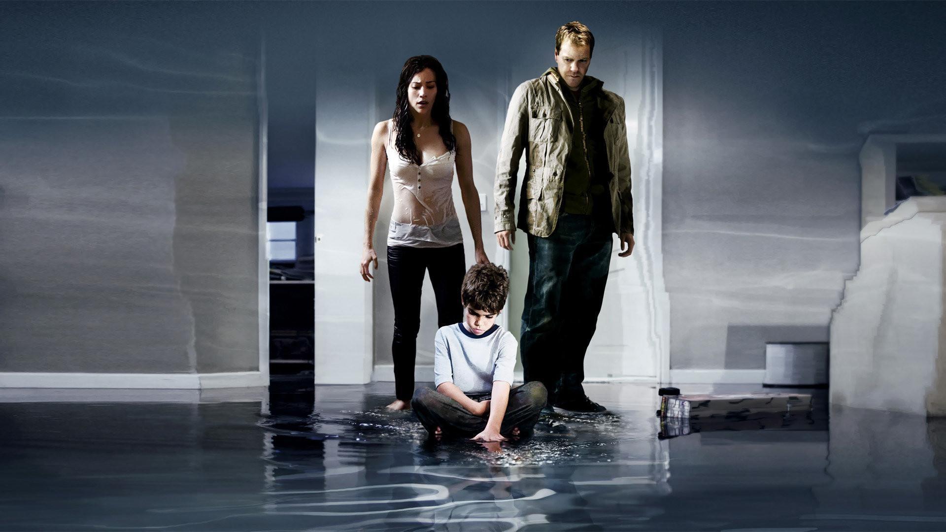 Mirrors 2008 movie scene