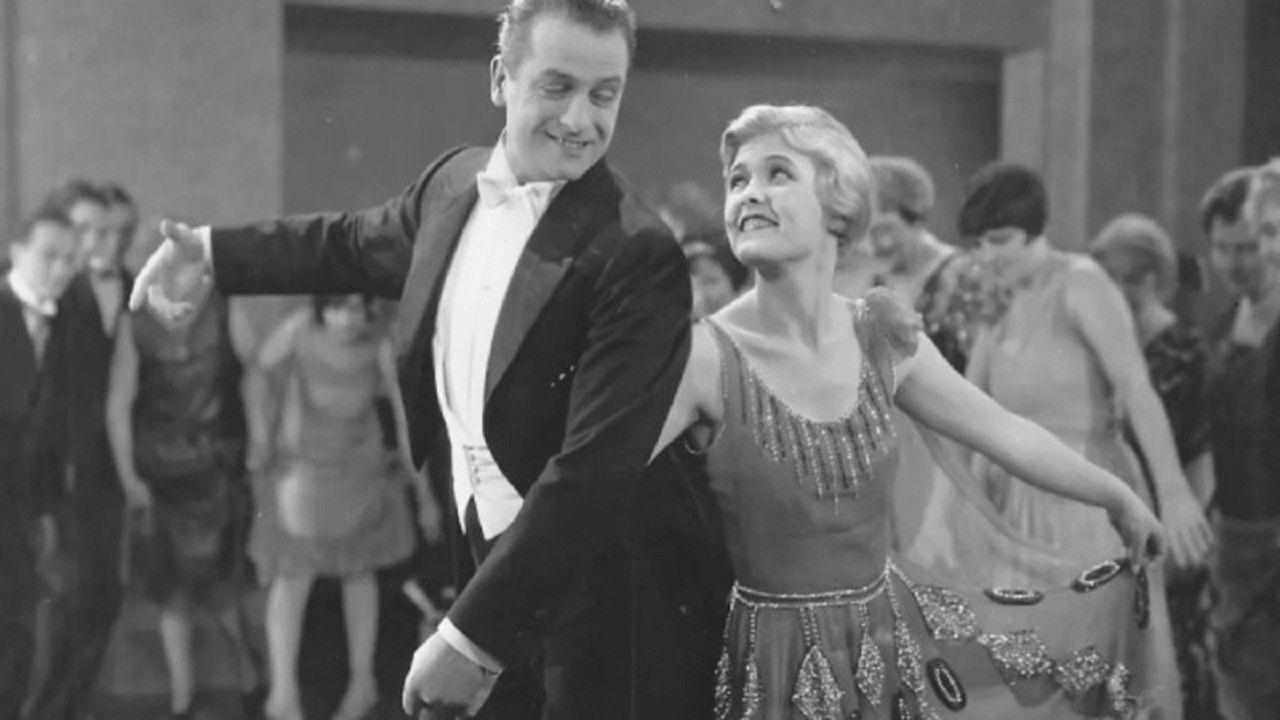 Skinner's Dress Suit 1926 movie scene