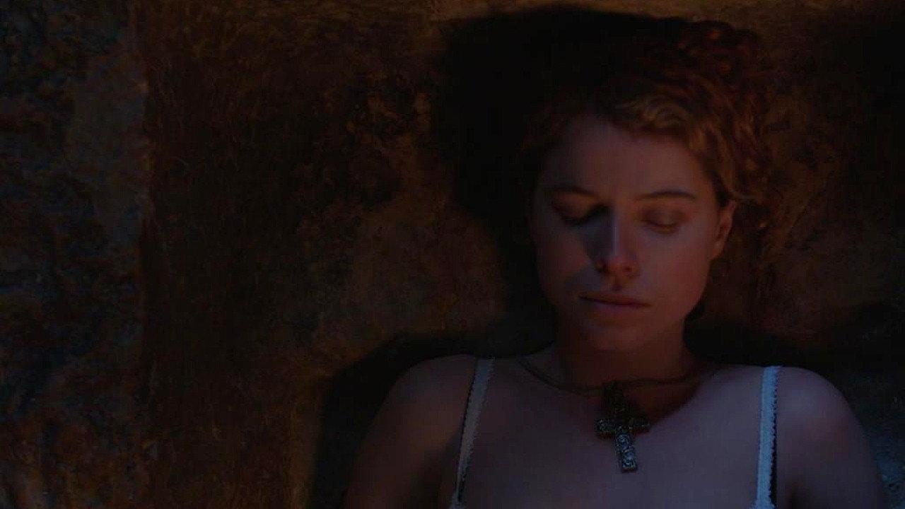 The Complete Walk: Romeo and Juliet 2016 movie scene