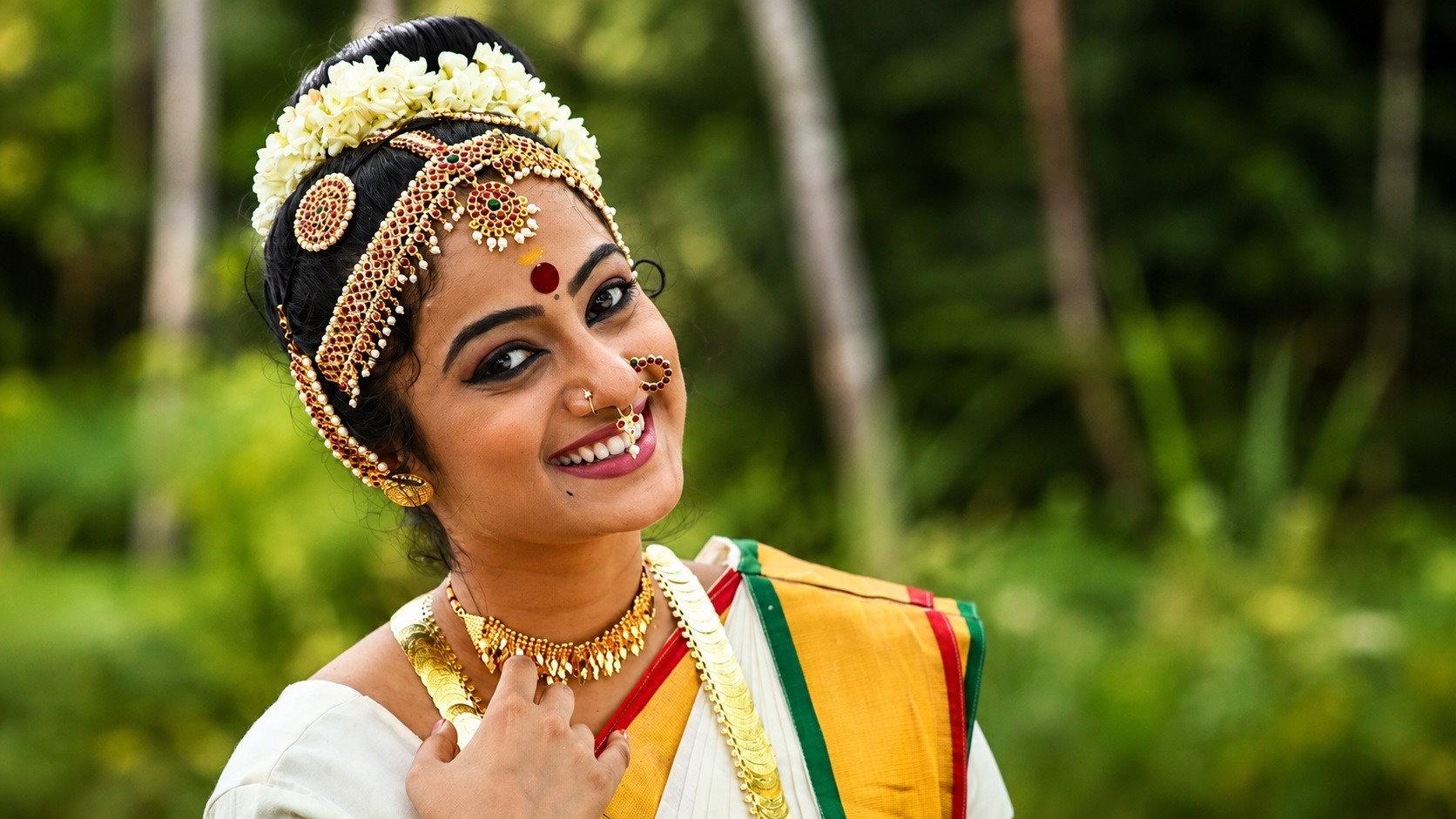 Pullipulikalum Aattinkuttiyum 2013 movie scene