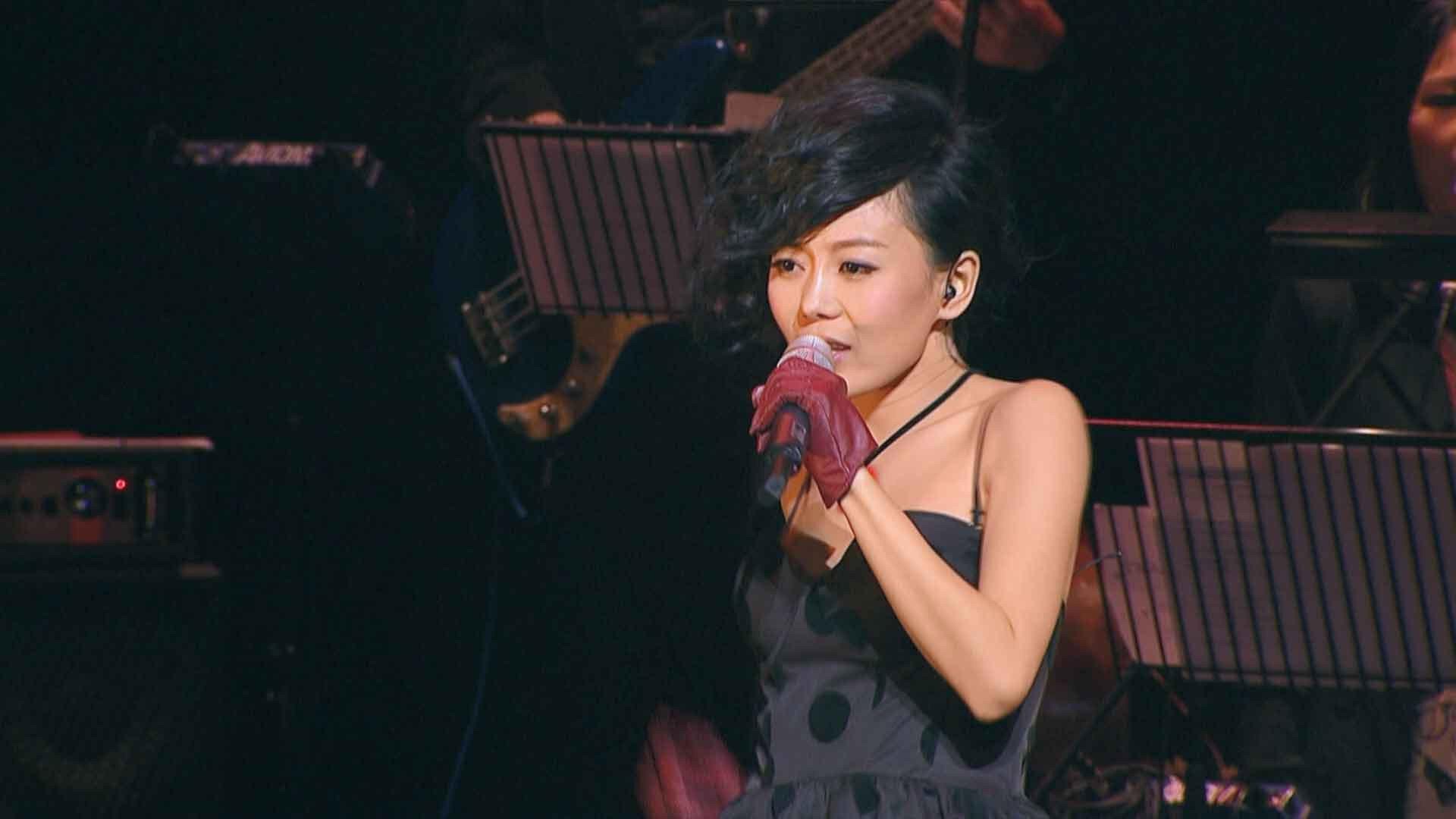 Bianca Live 2011 movie scene
