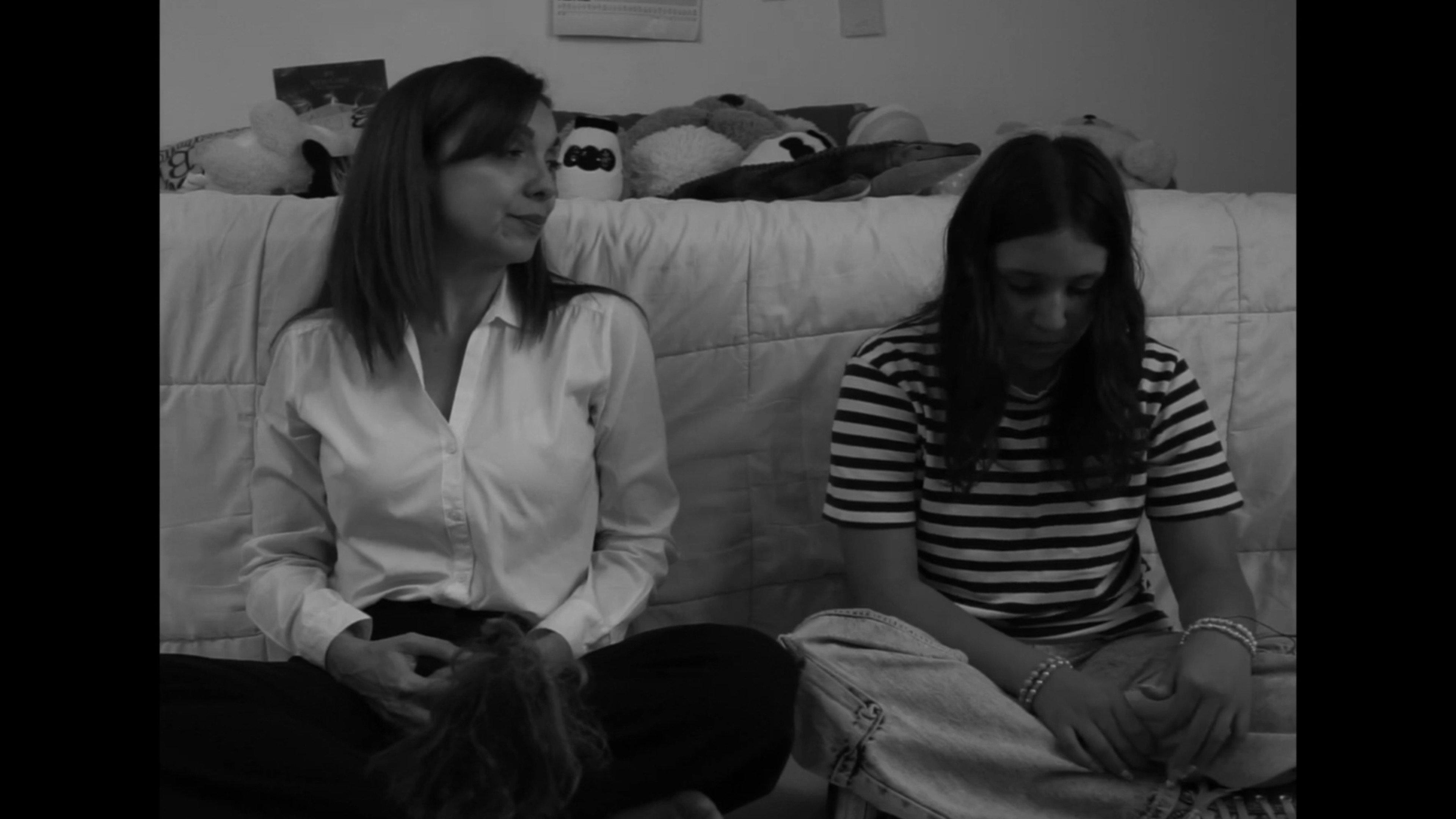 Maleta Llena 2024 movie scene