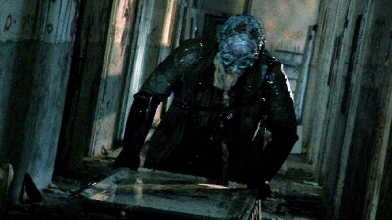 Death Tunnel 2005 movie scene