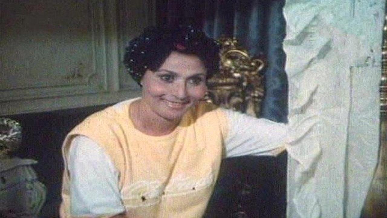 Leila Asal 1990 movie scene