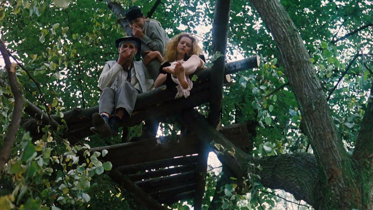 Sitting on a Branch, Enjoying Myself 1989 movie scene