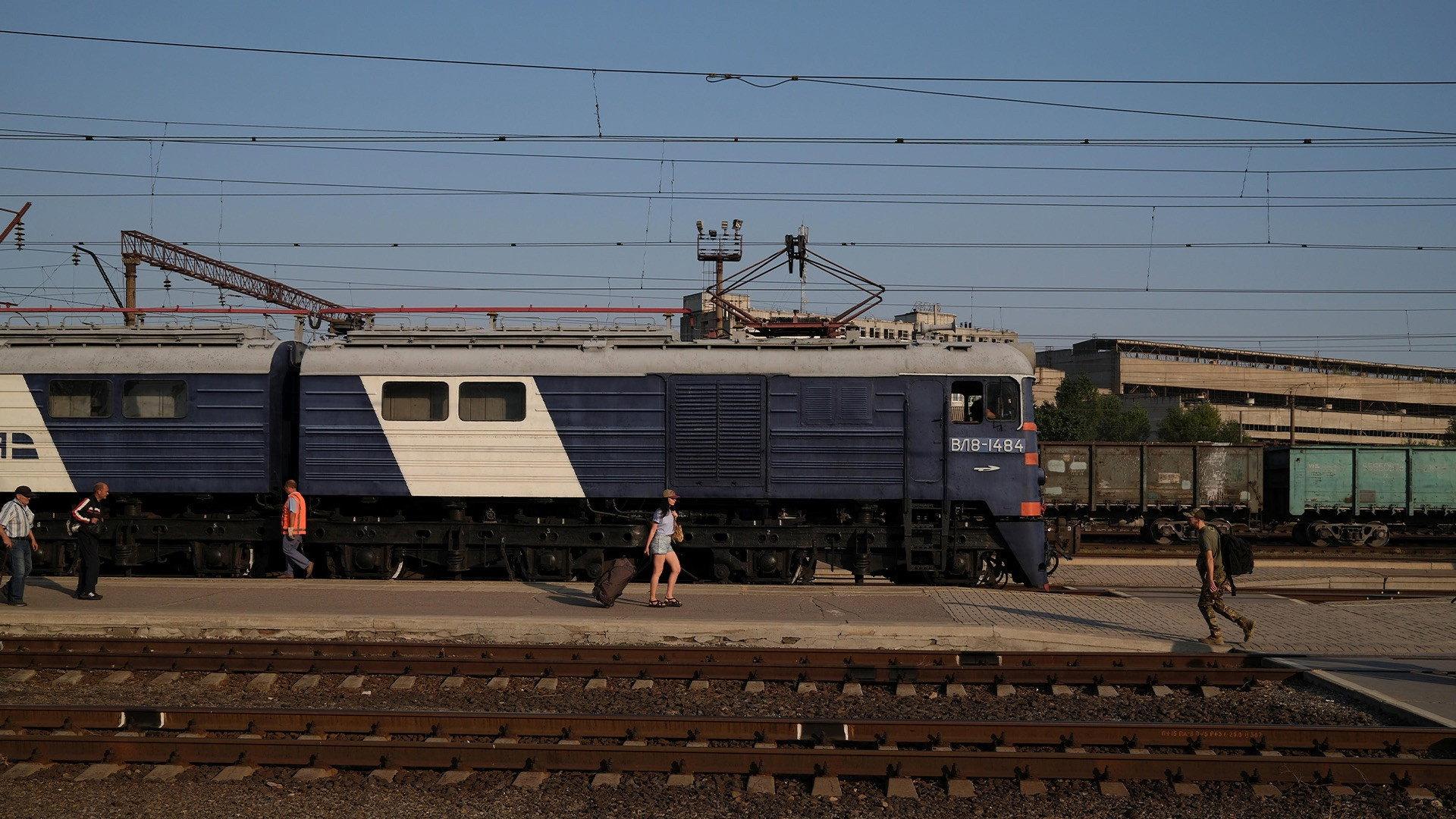 Des trains dans la guerre 2025 movie scene