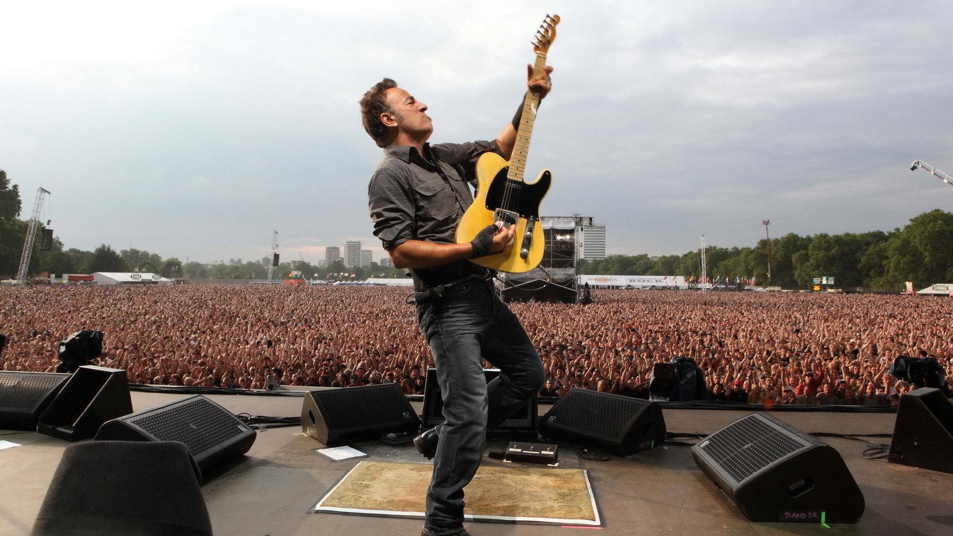 Bruce Springsteen & The E Street Band: Born in the U.S.A. Live in London 2013 2014 movie scene