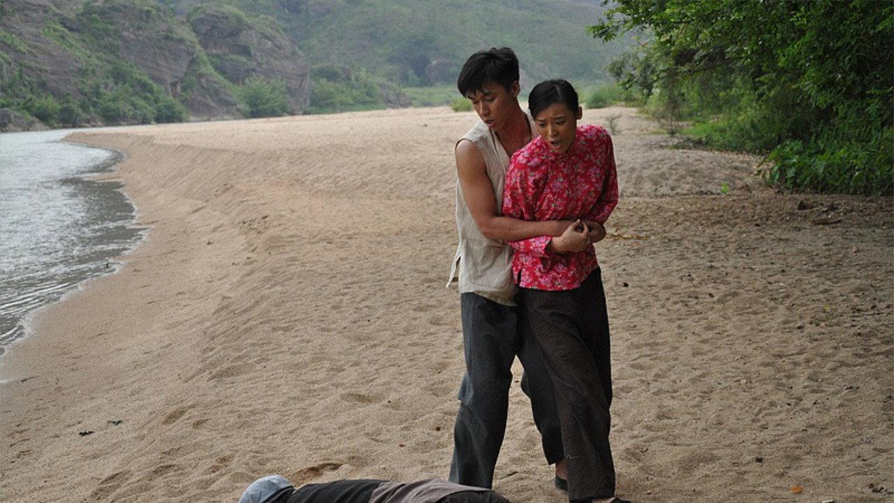 Returns 2011 movie scene