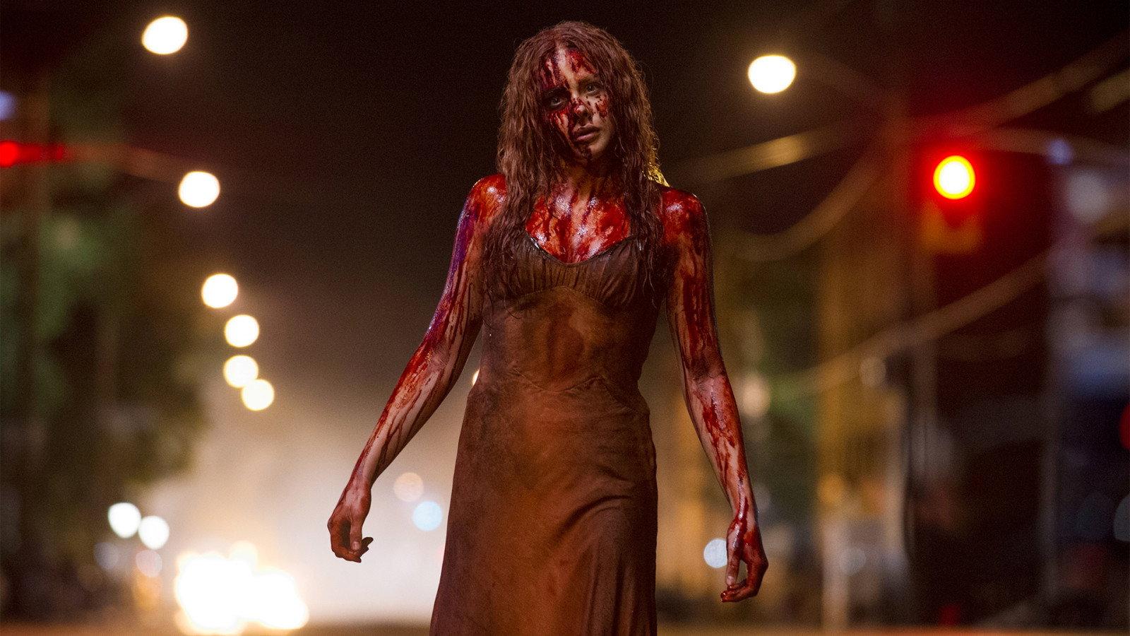 Carrie 2013 movie scene