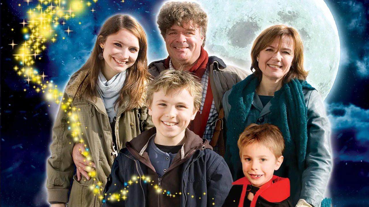 The Crumbs: Now It's Christmas Again 2006 movie scene