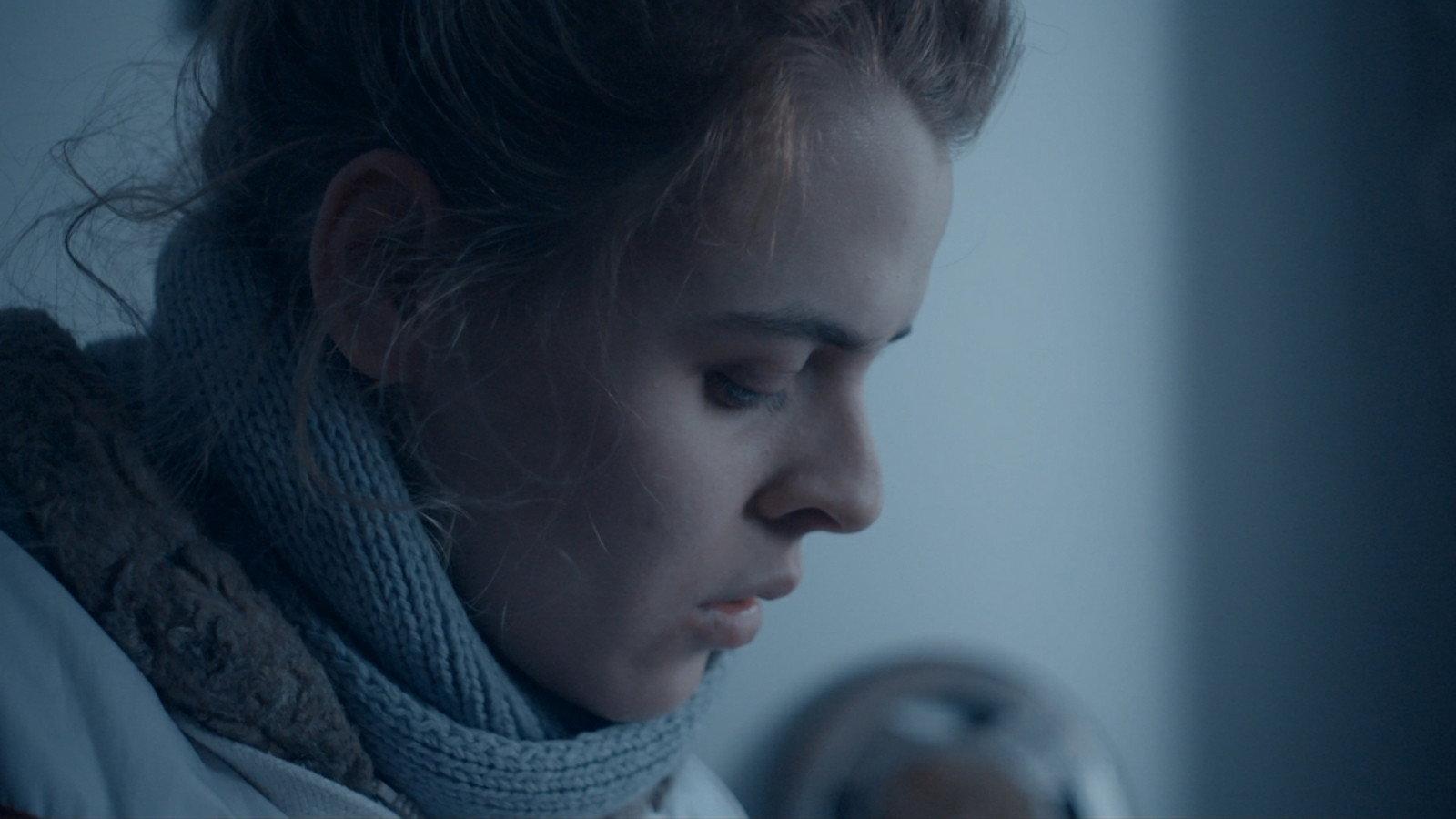 Hot and Cold 2016 movie scene