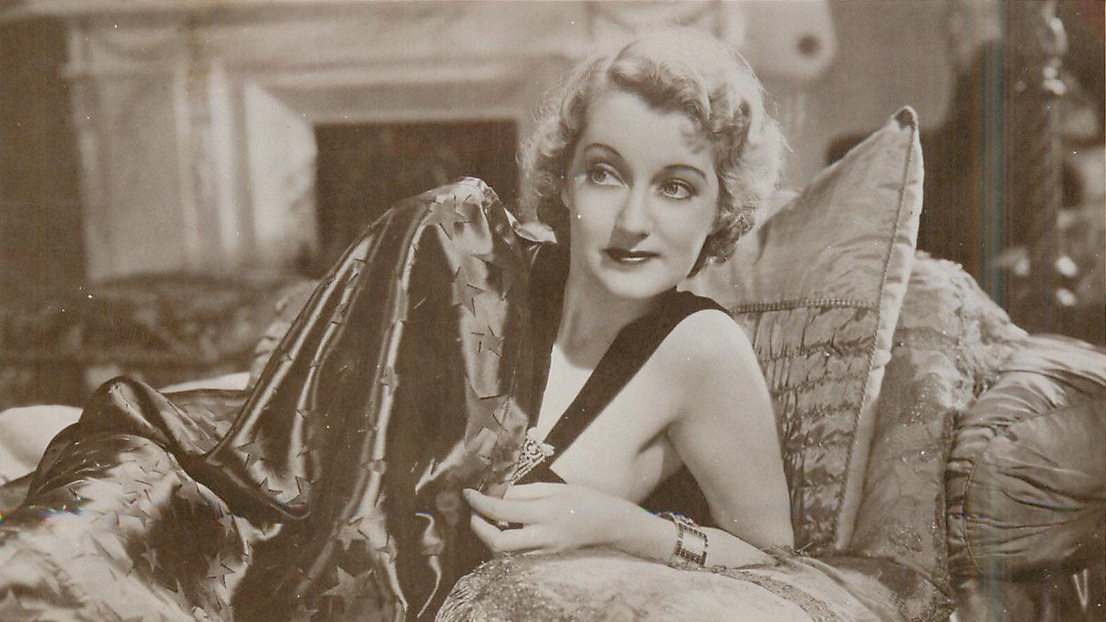 Britannia of Billingsgate 1933 movie scene