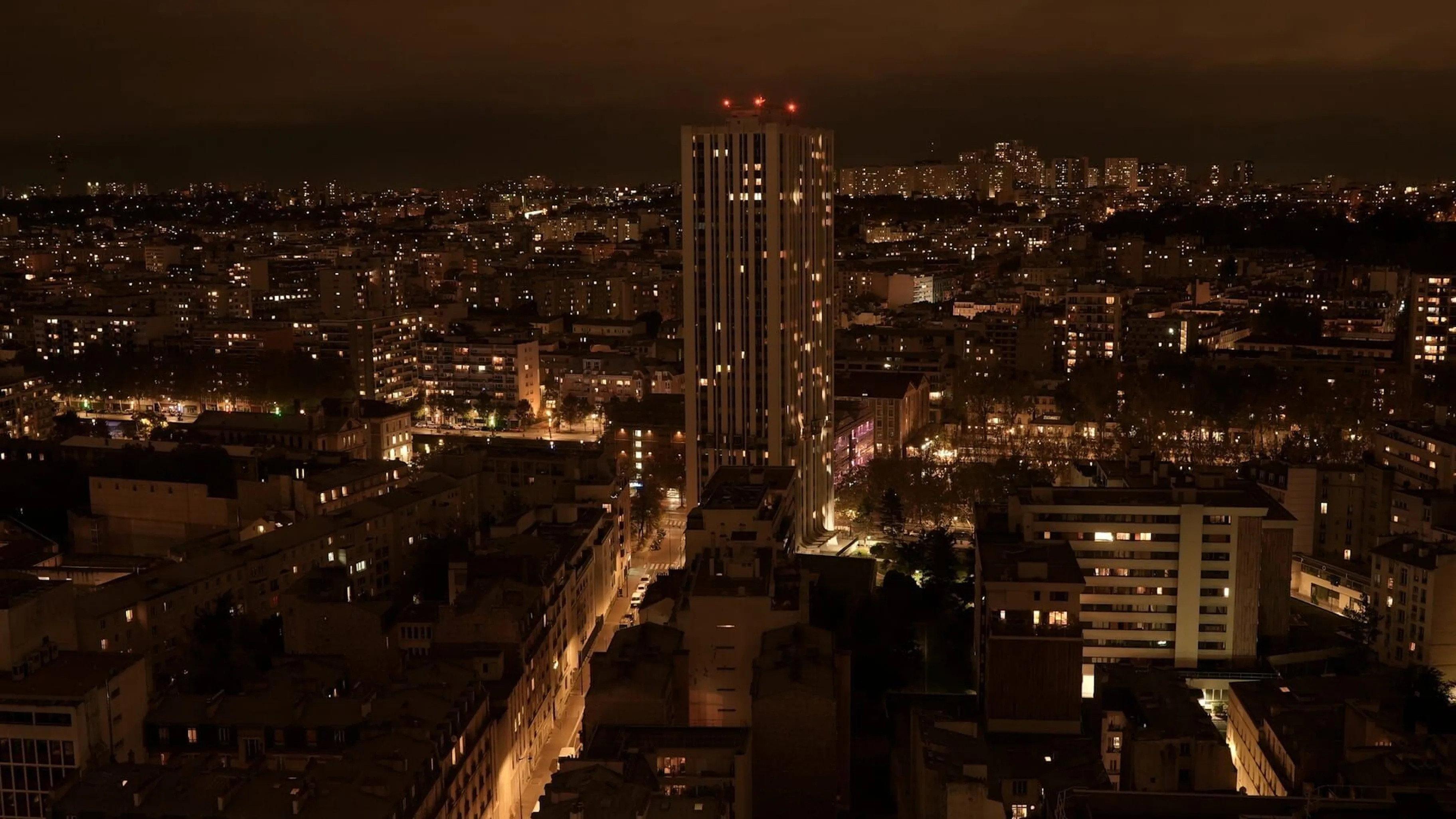 Mille voisins 2026 movie scene