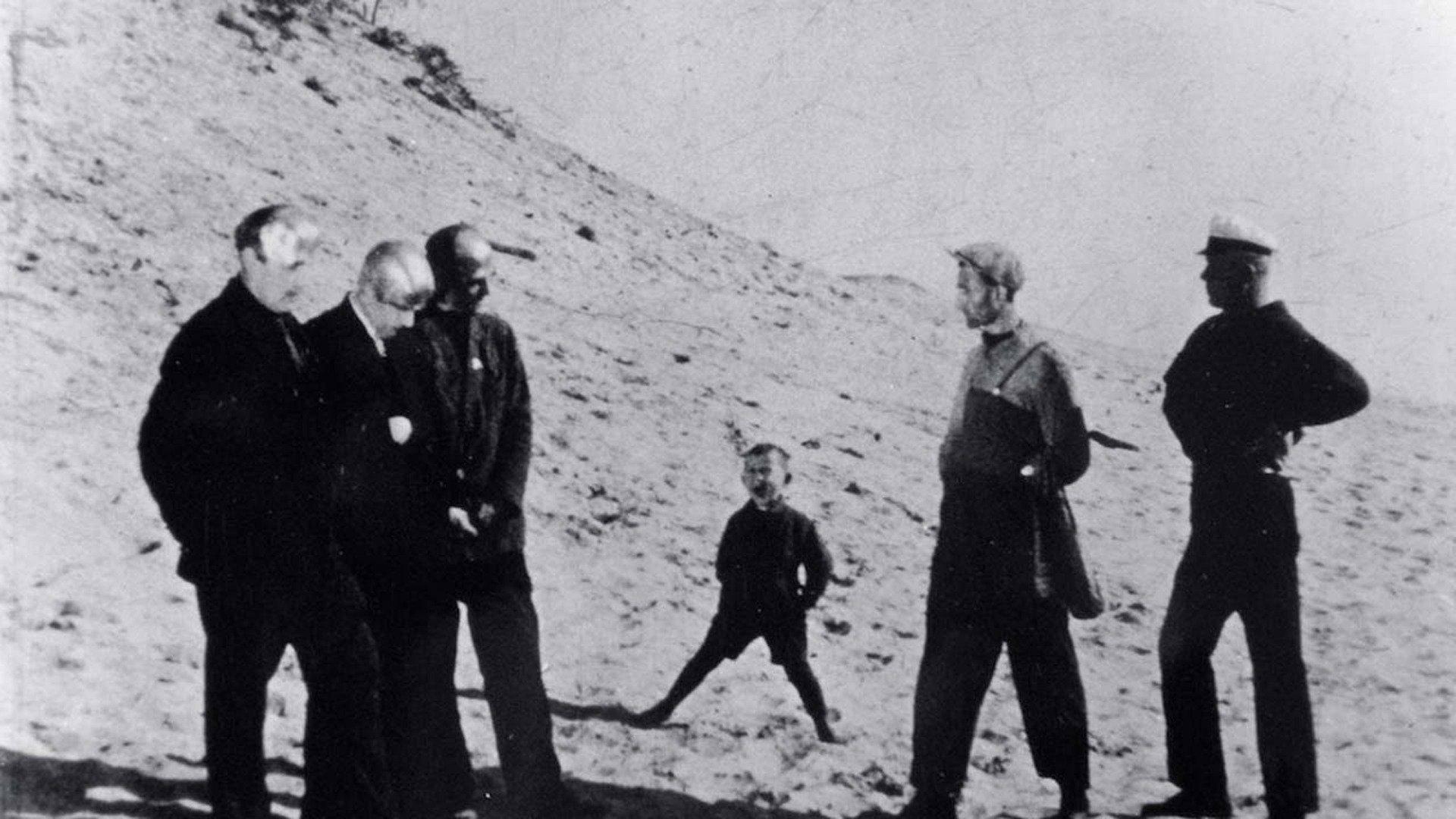 The Last Bolshevik 1994 movie scene