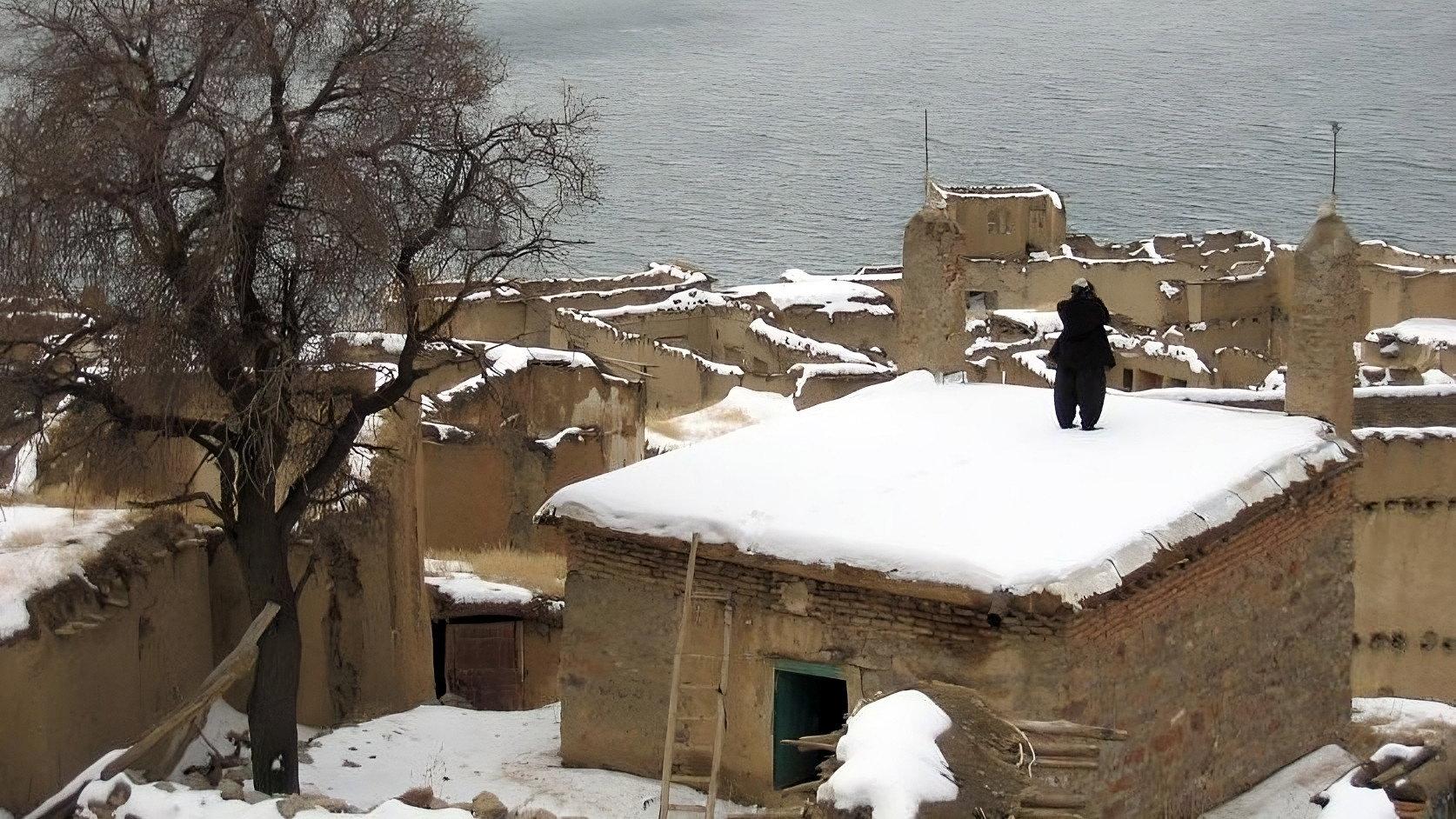 Snowy Dreams 2009 movie scene