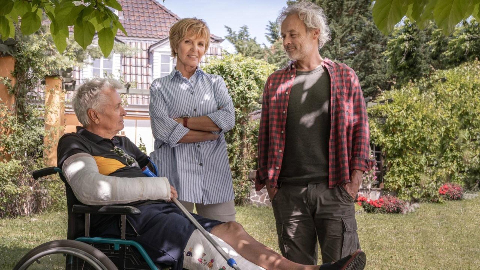 Wir bleiben Freunde 2021 movie scene