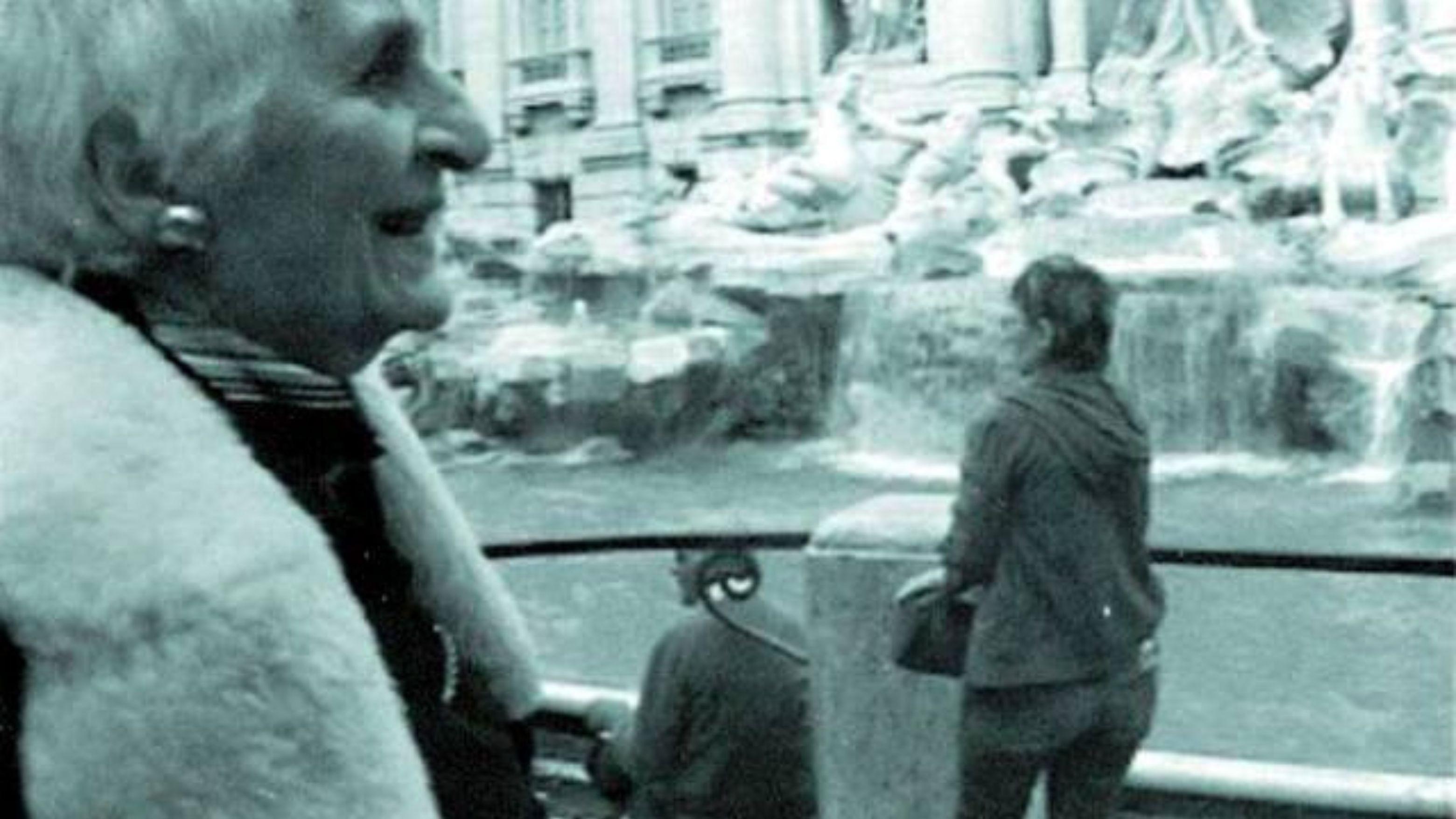 THE INTERPRETER OF BLACK AND WHITE FILMS 2007 movie scene