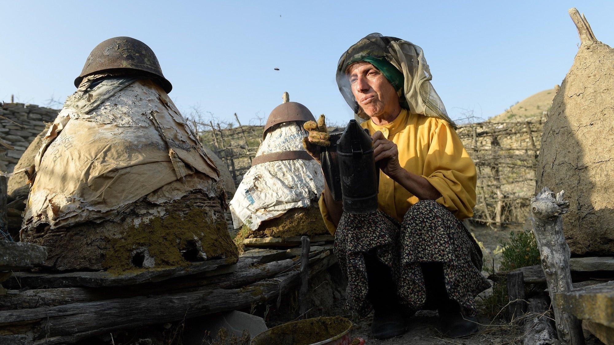 Honeyland 2019 movie scene