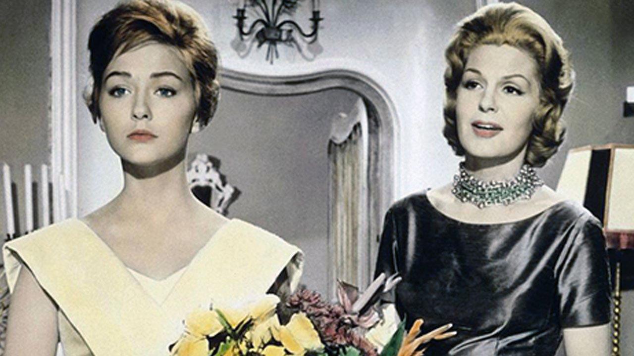 Un trono para Cristy 1960 movie scene