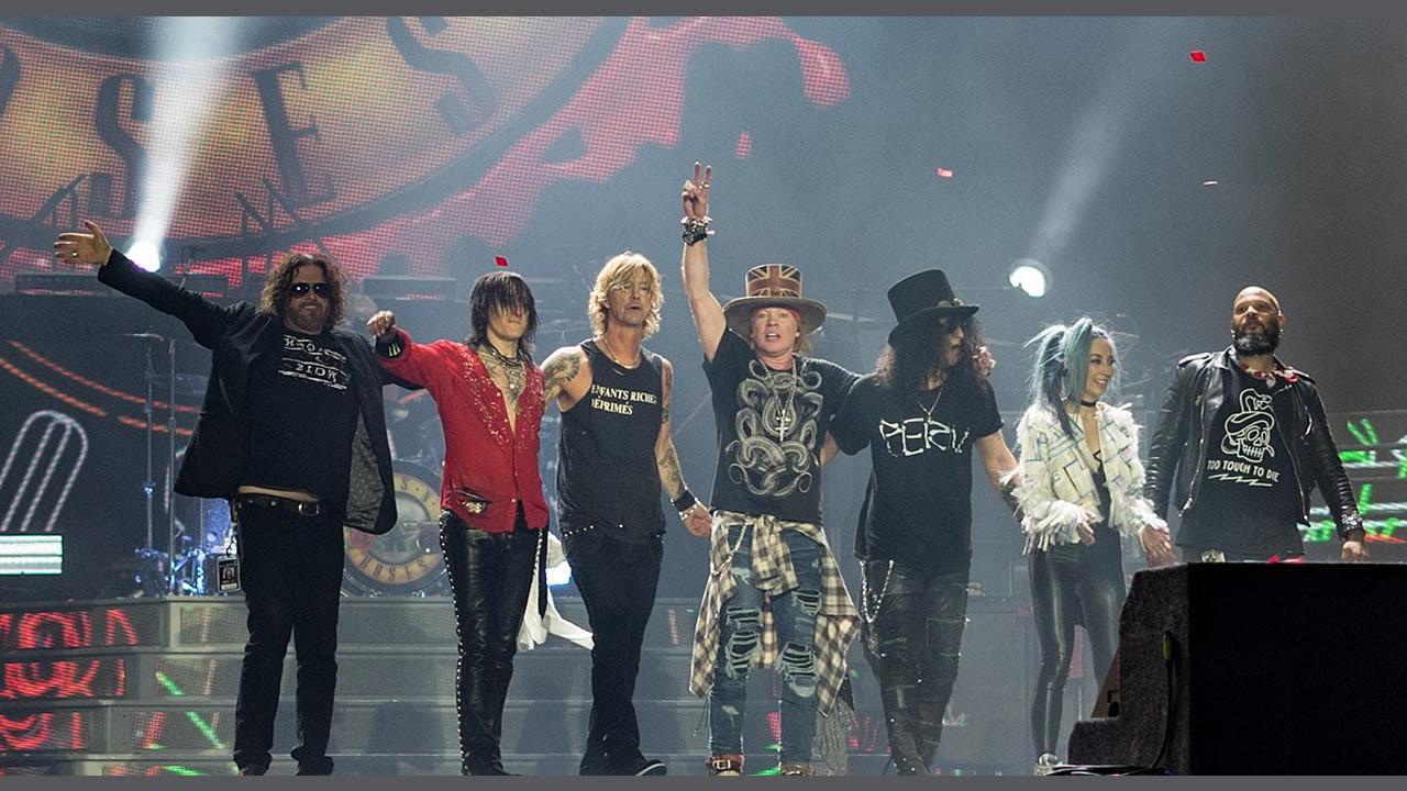 Guns N' Roses: 2 Classic Albums Under Review: Use Your Illusion I and II 2007 movie scene