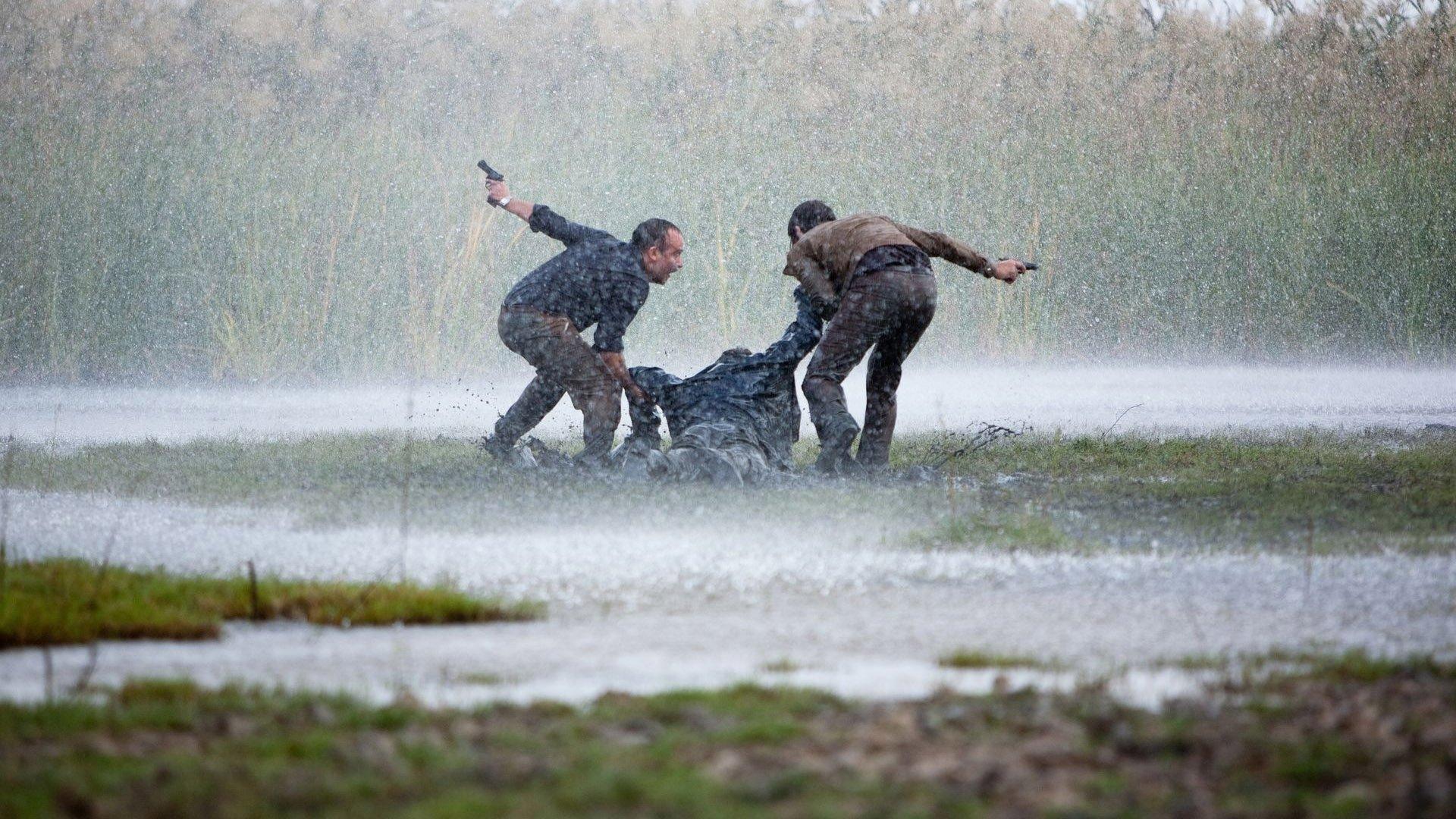 Marshland 2014 movie scene