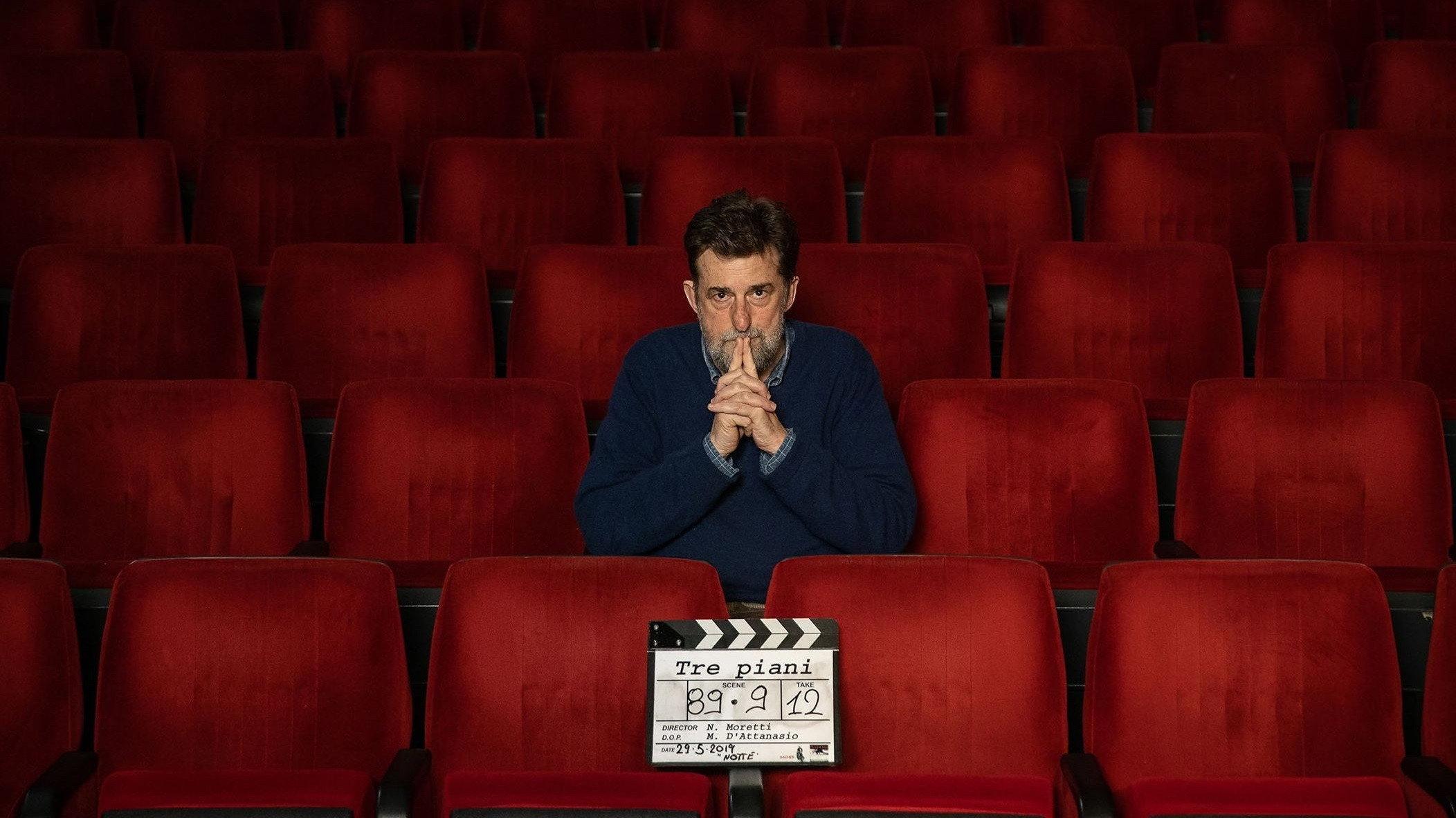 Senza troppo recitare la follia 2021 movie scene