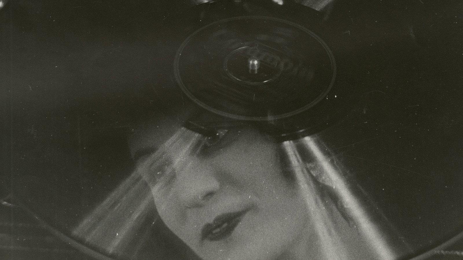 Record 957 1928 movie scene