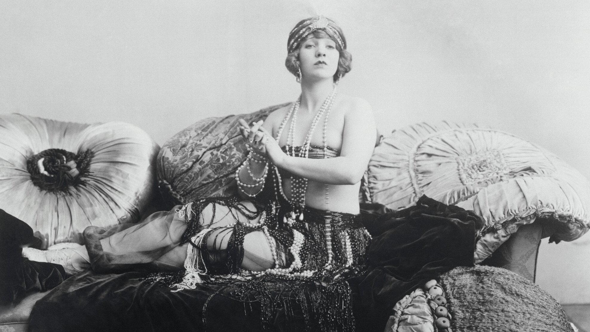 The Heart Specialist 1922 movie scene