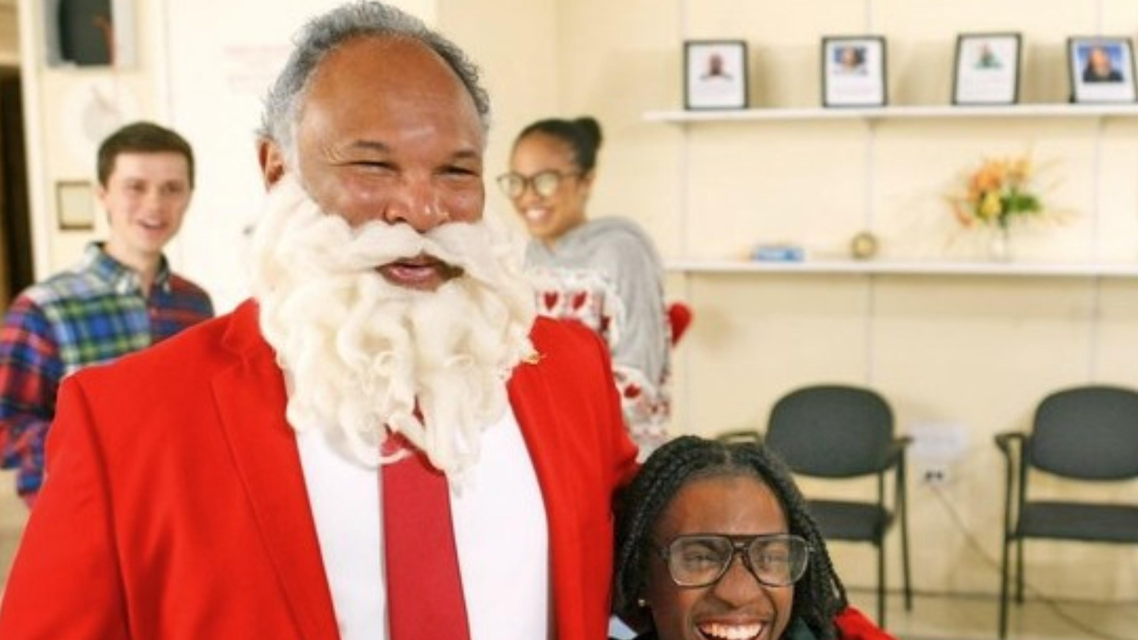 Mr. Santa: A Christmas Extravaganza 2024 movie scene