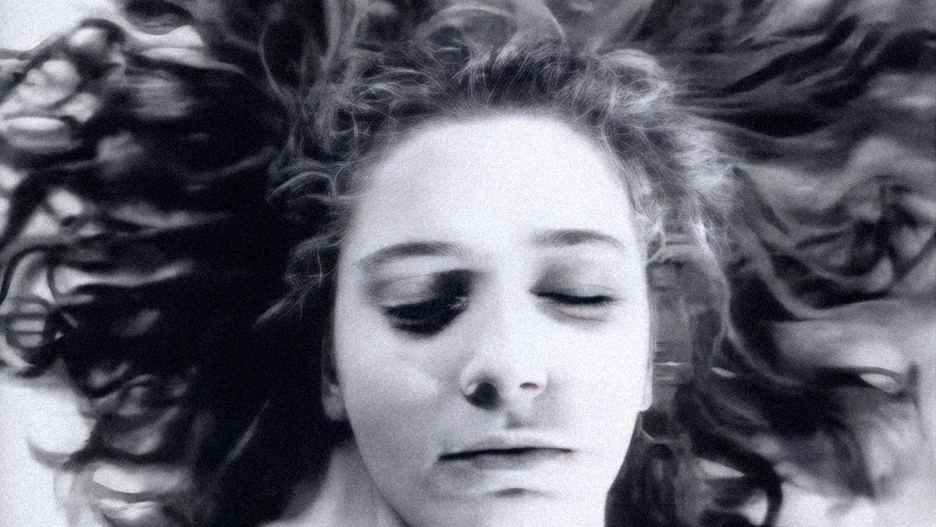 Death in the Seine 1989 movie scene