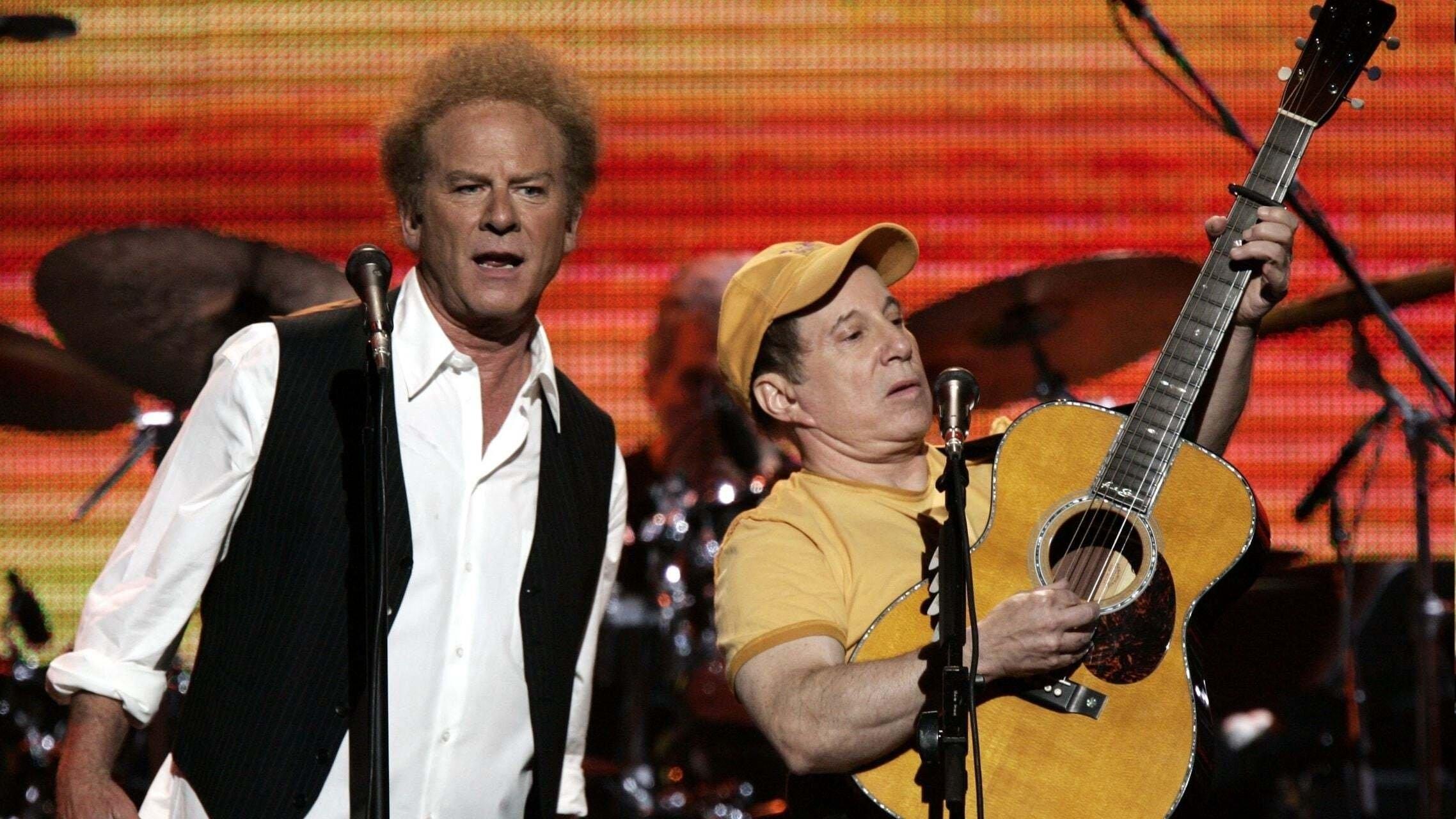 Simon & Garfunkel: Old Friends - Live On Stage 2004 movie scene