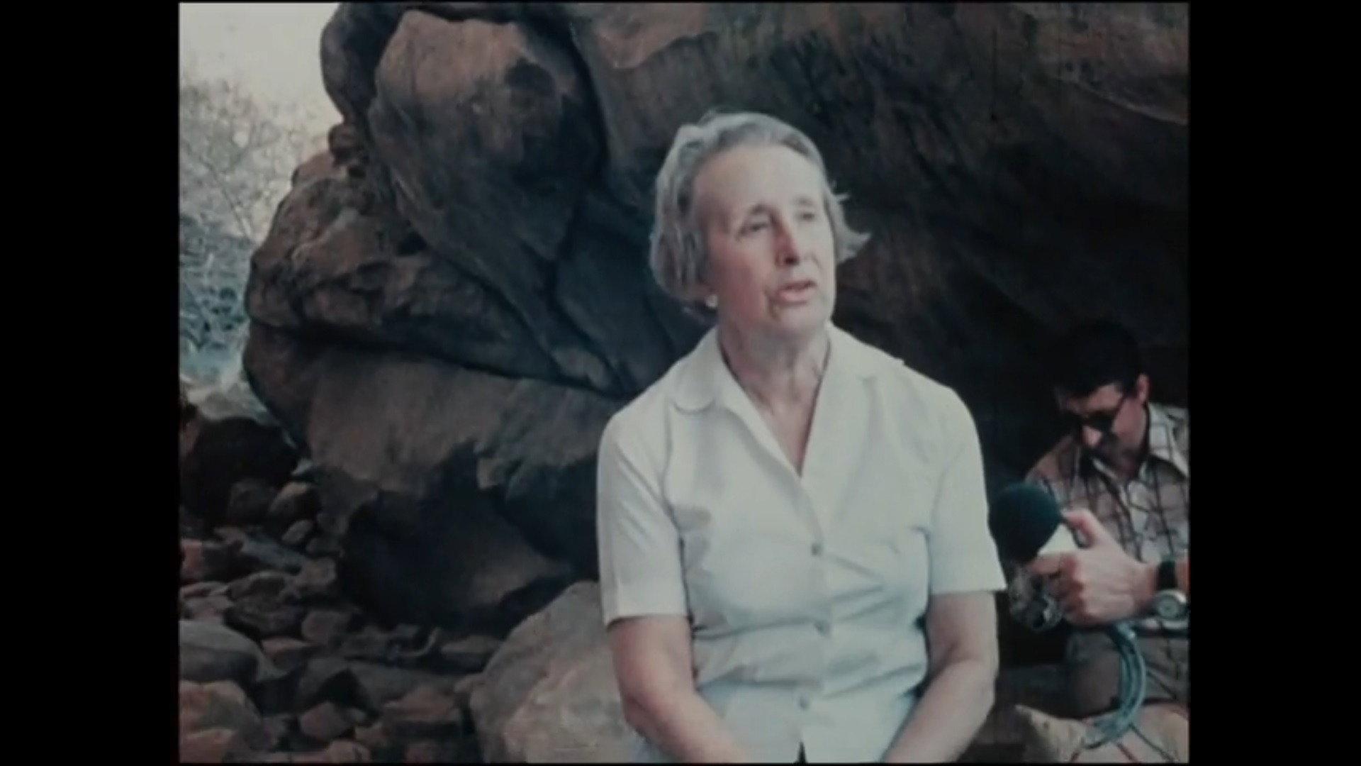 Hommage à Marcel Mauss. Germaine Dieterlen 1977 movie scene